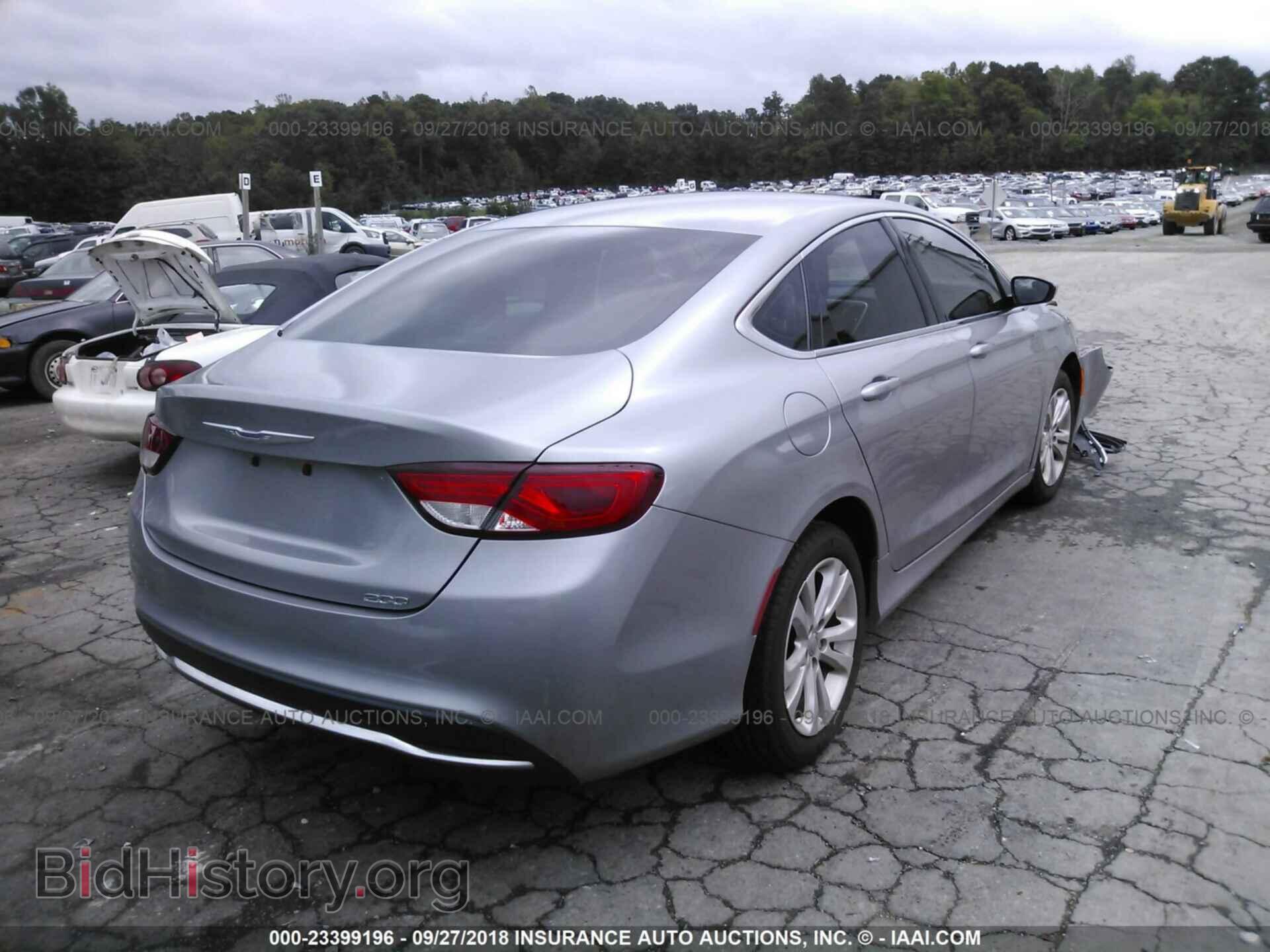 2015 Chrysler 200 - VIN: 1C3CCCAB6FN668262 - Photo 4