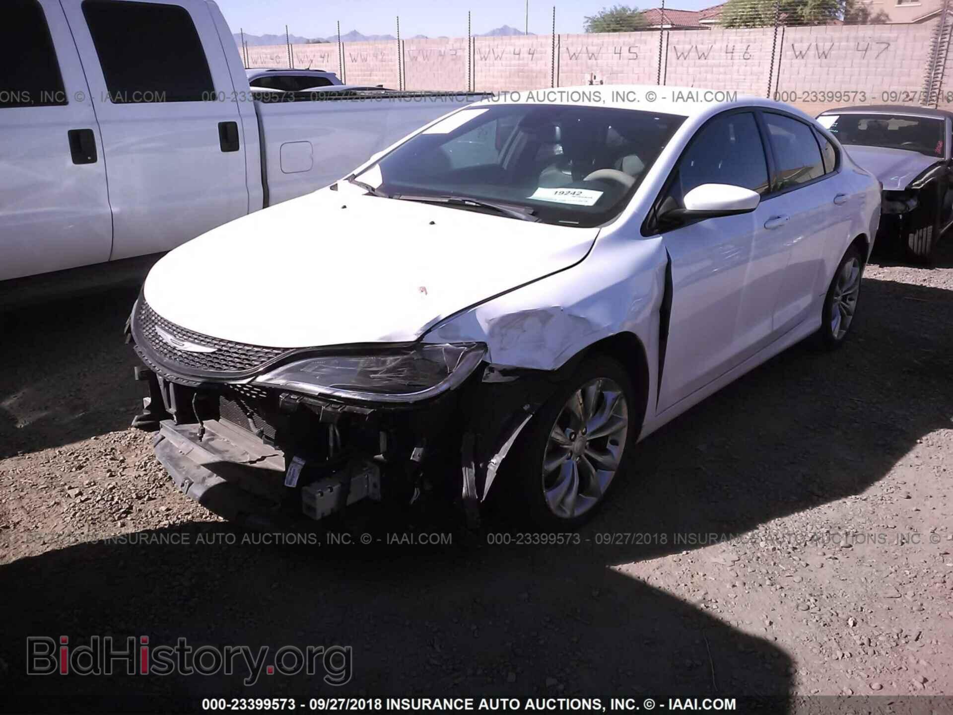 2015 Chrysler 200 - VIN: 1C3CCCBB9FN650577 - Photo 2