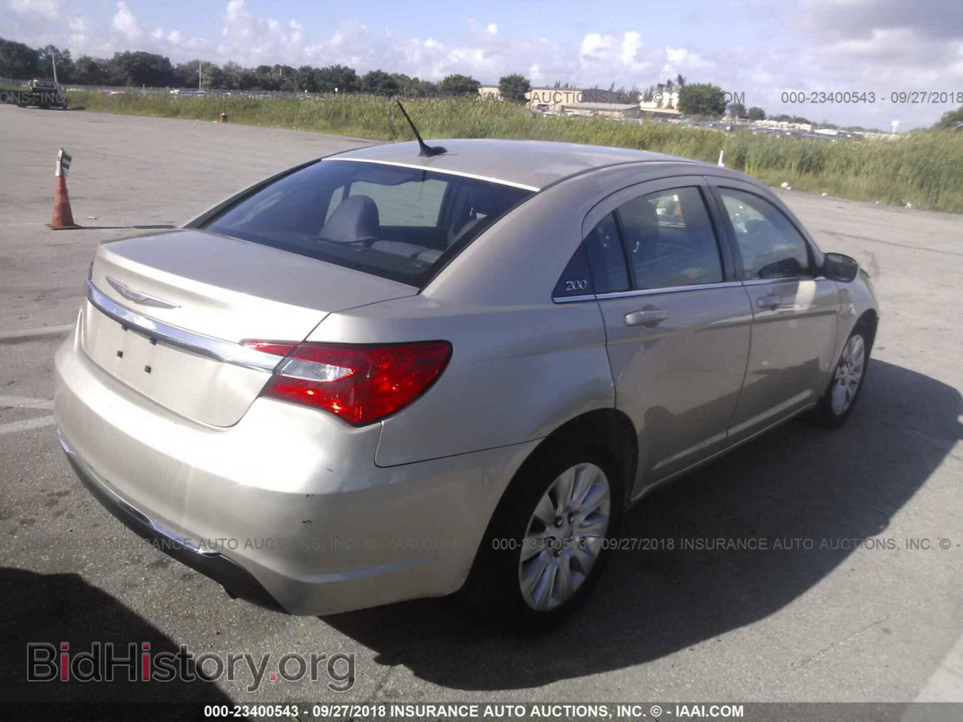 2014 Chrysler 200 - VIN: 1C3CCBAB4EN143466 - Photo 4