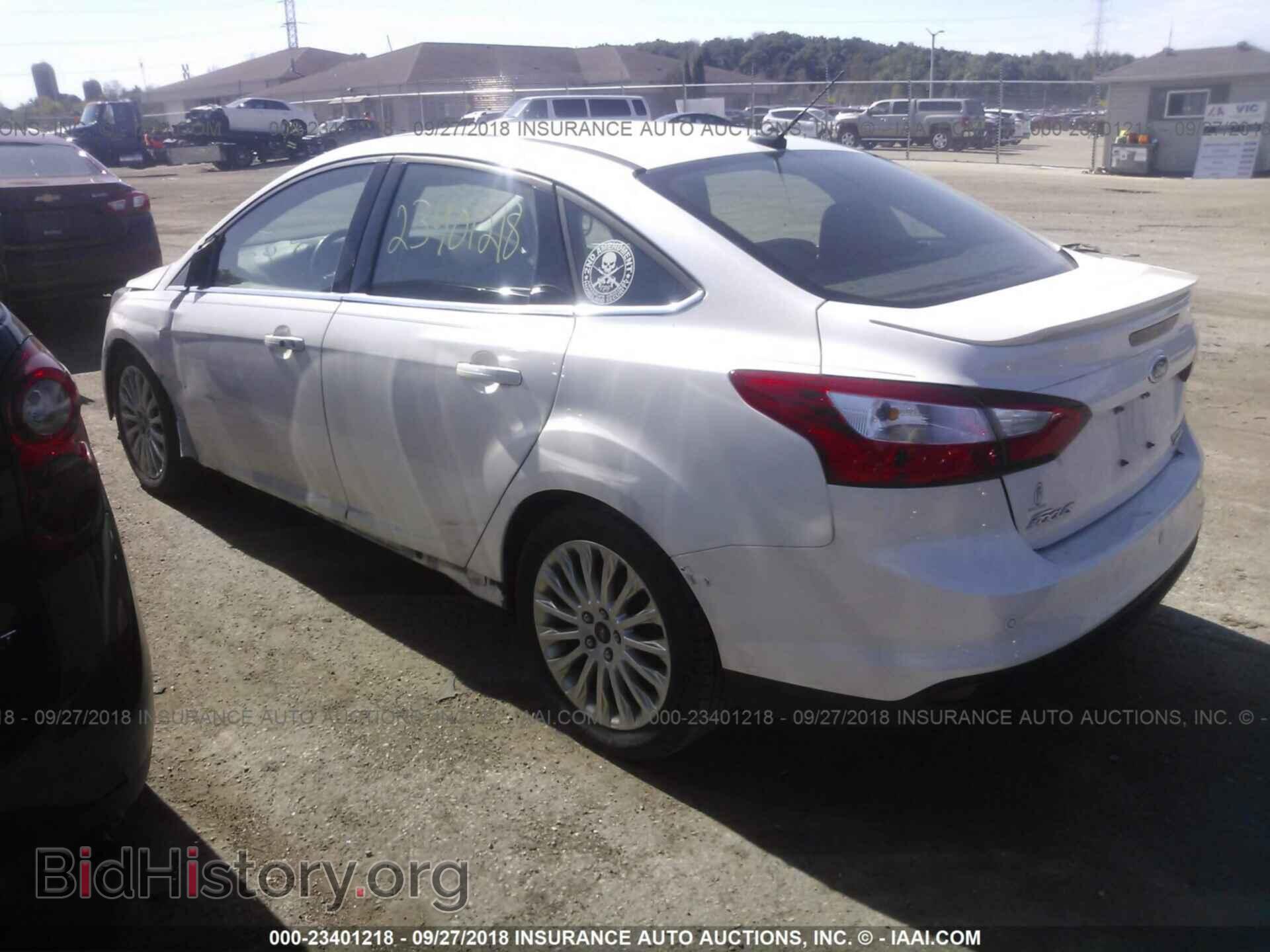 2012 Ford Focus - VIN: 1FAHP3J26CL480232 - Photo 3