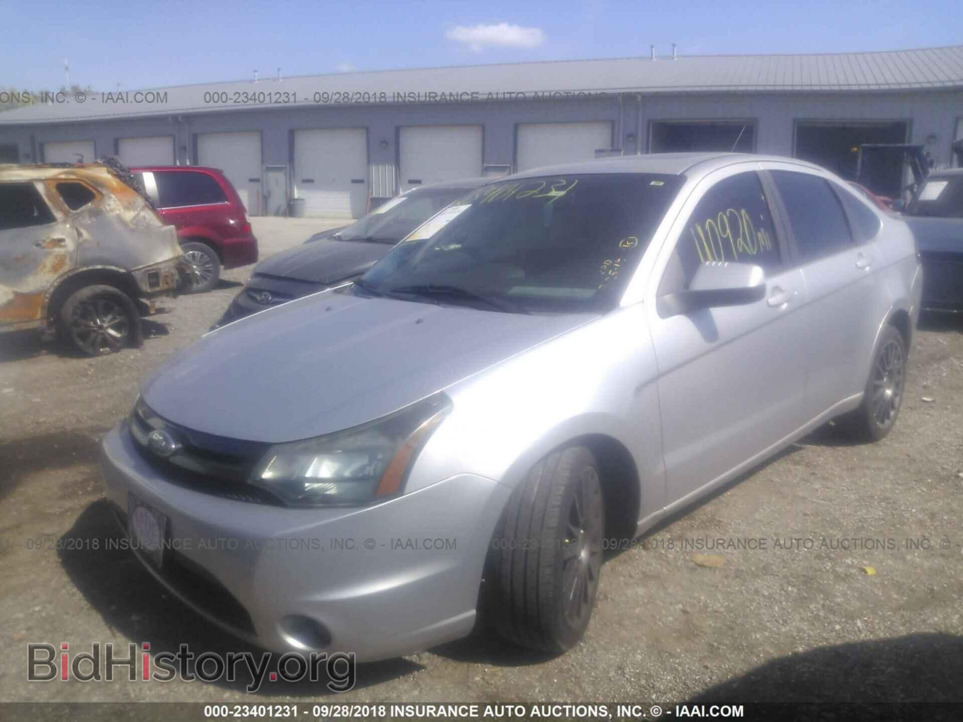 2011 Ford Focus - VIN: 1FAHP3GN5BW145199 - Photo 2