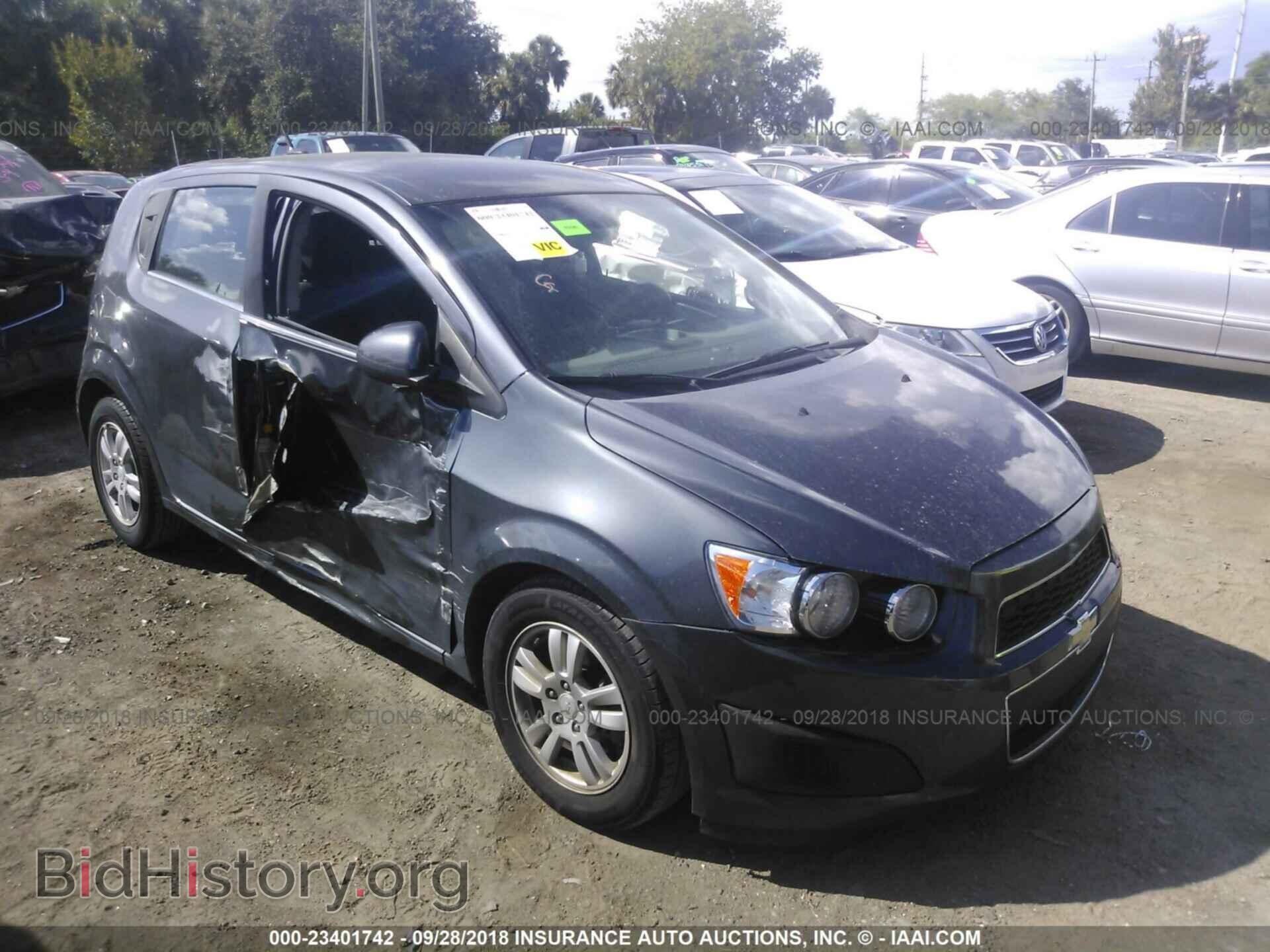 Photo 1G1JC6SH6C4231945 - Chevrolet Sonic 2012