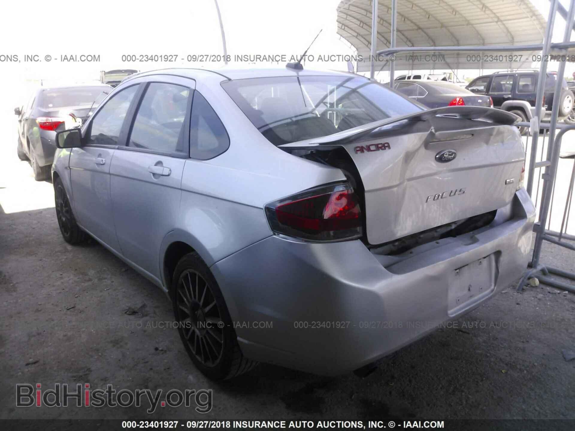 2011 Ford Focus - VIN: 1FAHP3GN1BW107789 - Photo 3
