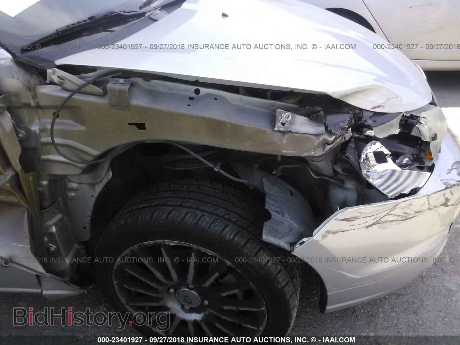 2011 Ford Focus - VIN: 1FAHP3GN1BW107789 - Photo 6