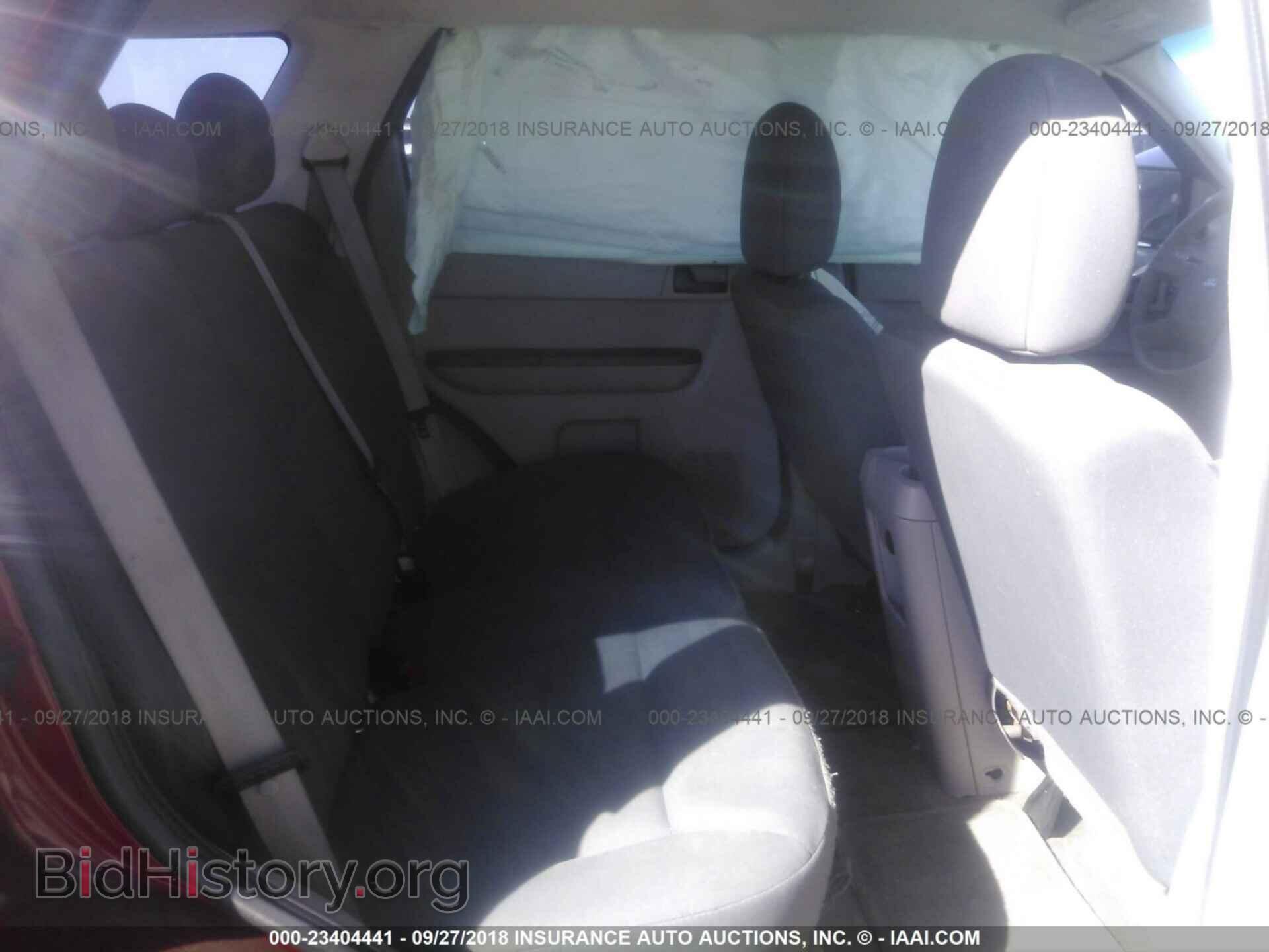 2011 Ford Escape - VIN: 1FMCU0C7XBKB03603 - Photo 8