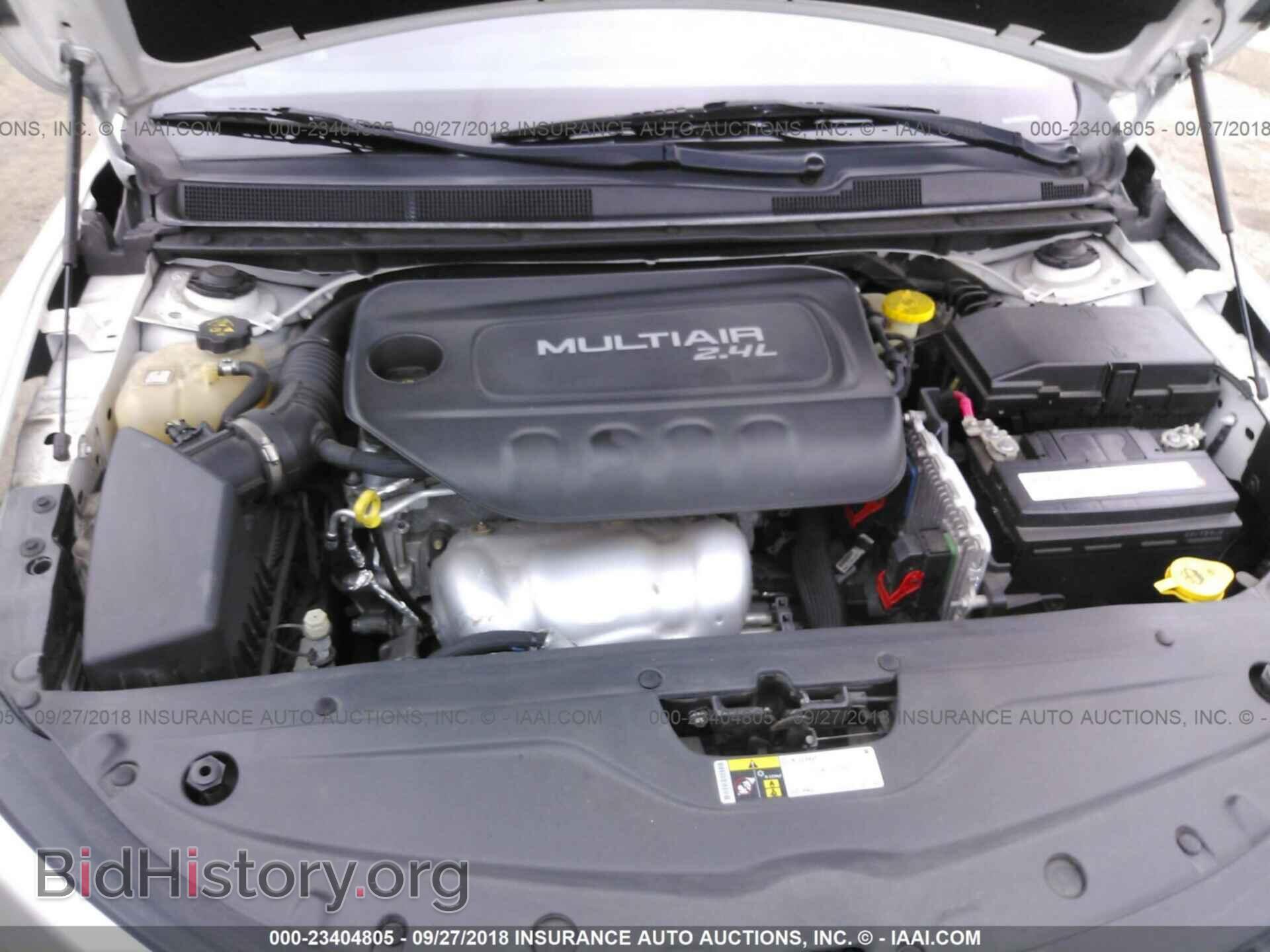 2015 Chrysler 200 - VIN: 1C3CCCAB1FN611077 - Фото 10