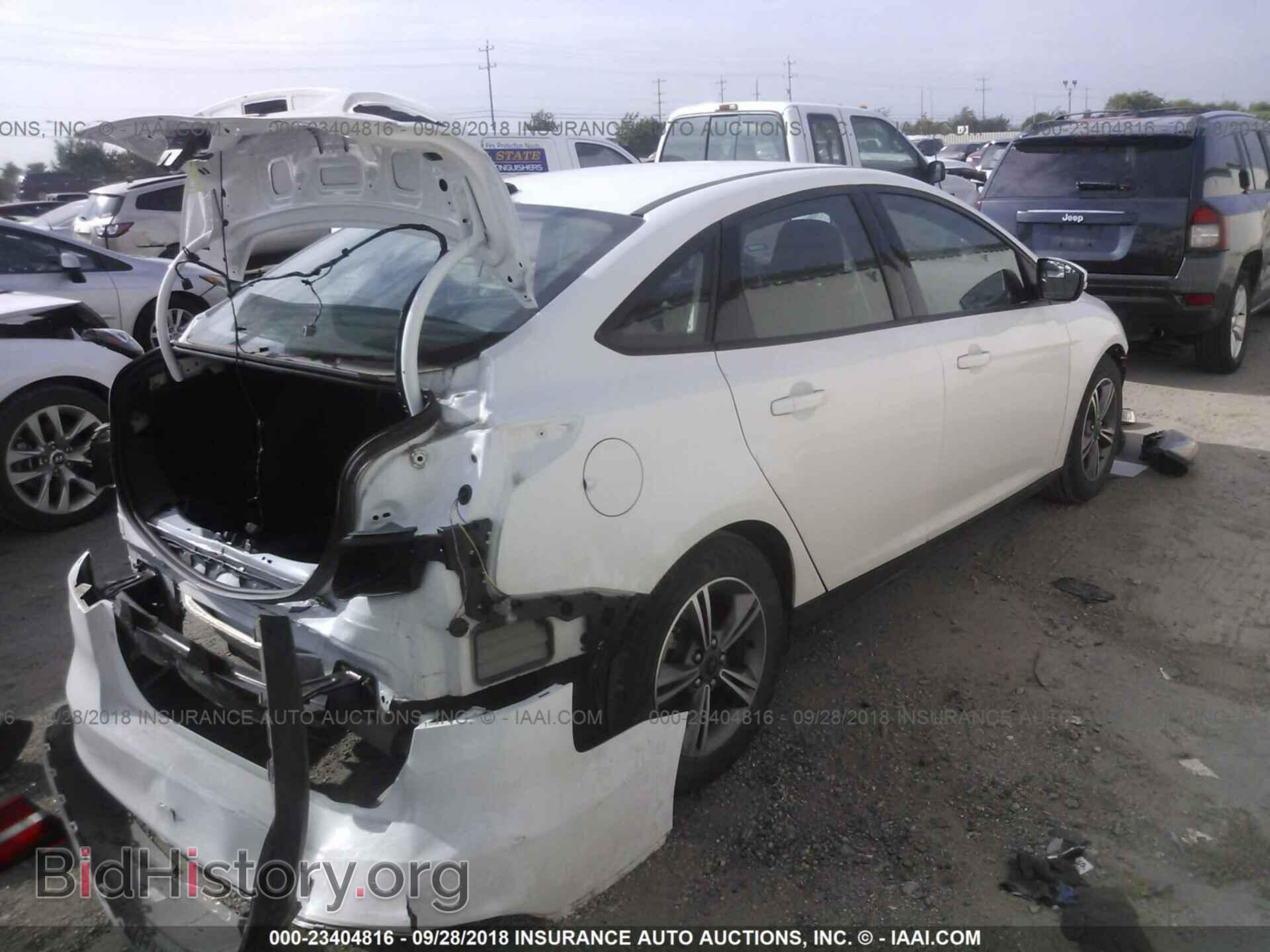 2017 Ford Focus - VIN: 1FADP3FE2HL303346 - Photo 4