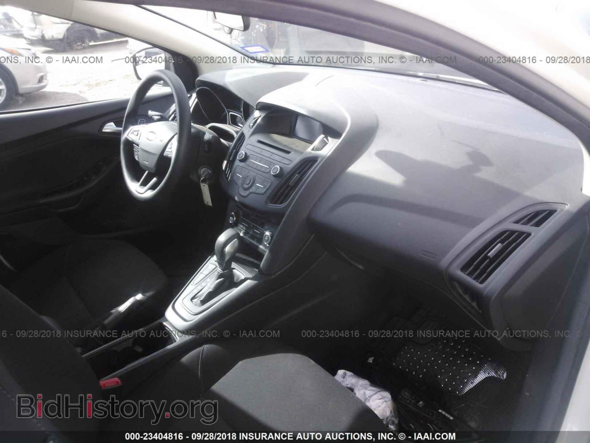 2017 Ford Focus - VIN: 1FADP3FE2HL303346 - Photo 5