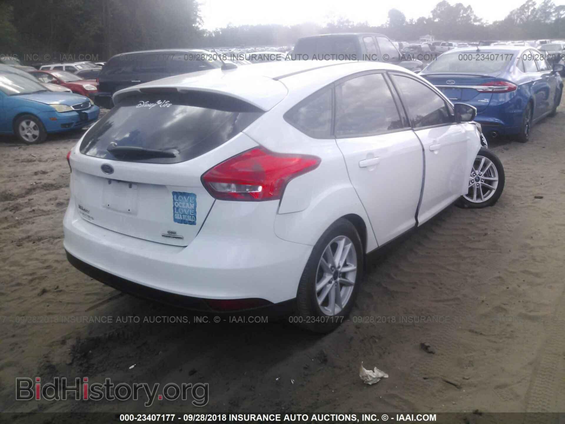 2015 Ford Focus - VIN: 1FADP3K28FL317275 - Photo 4