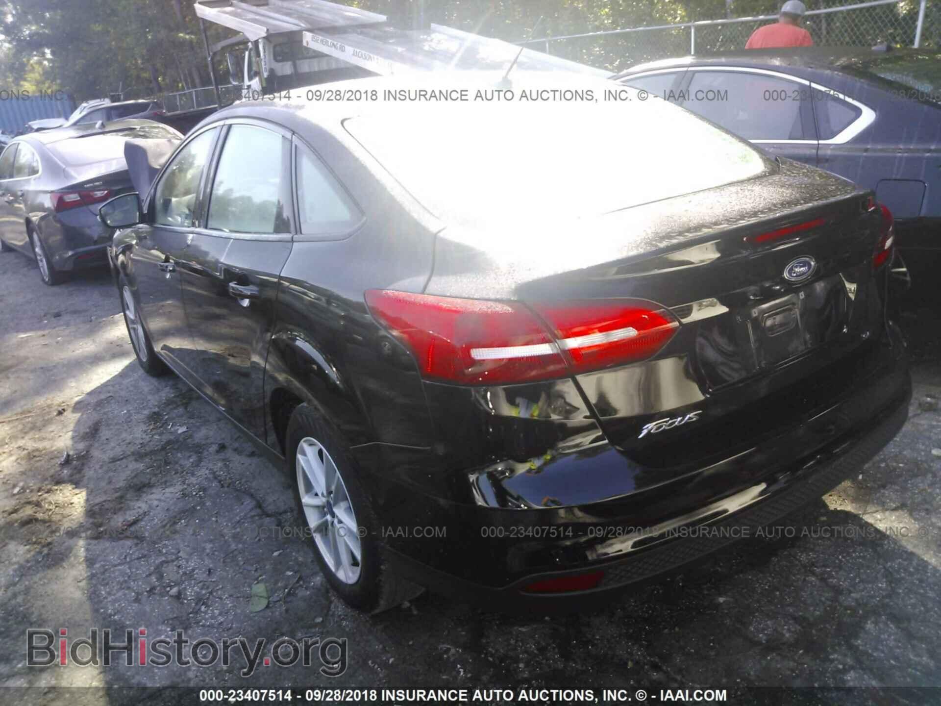 2017 Ford Focus - VIN: 1FADP3F26HL216071 - Photo 3