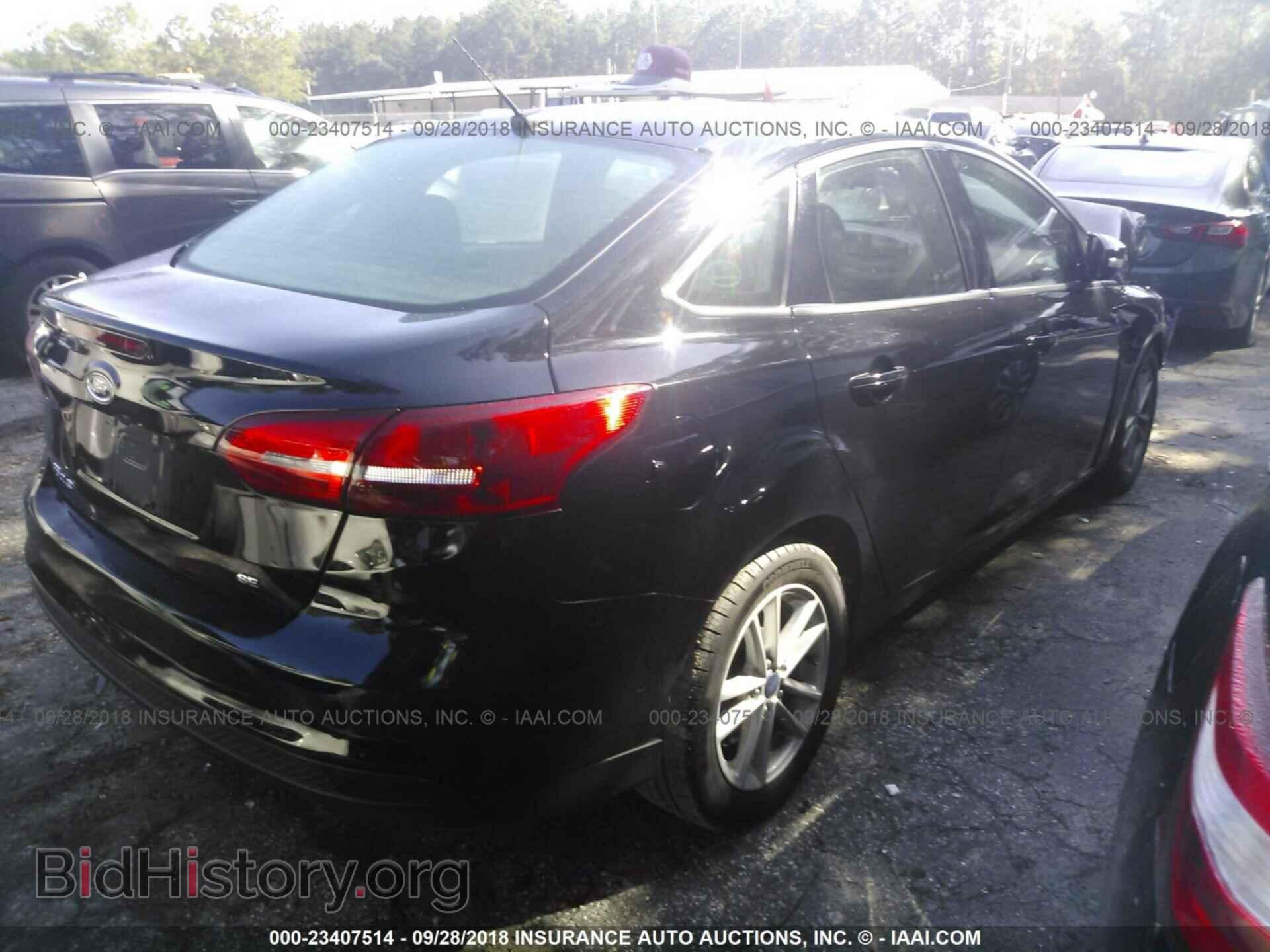 2017 Ford Focus - VIN: 1FADP3F26HL216071 - Photo 4