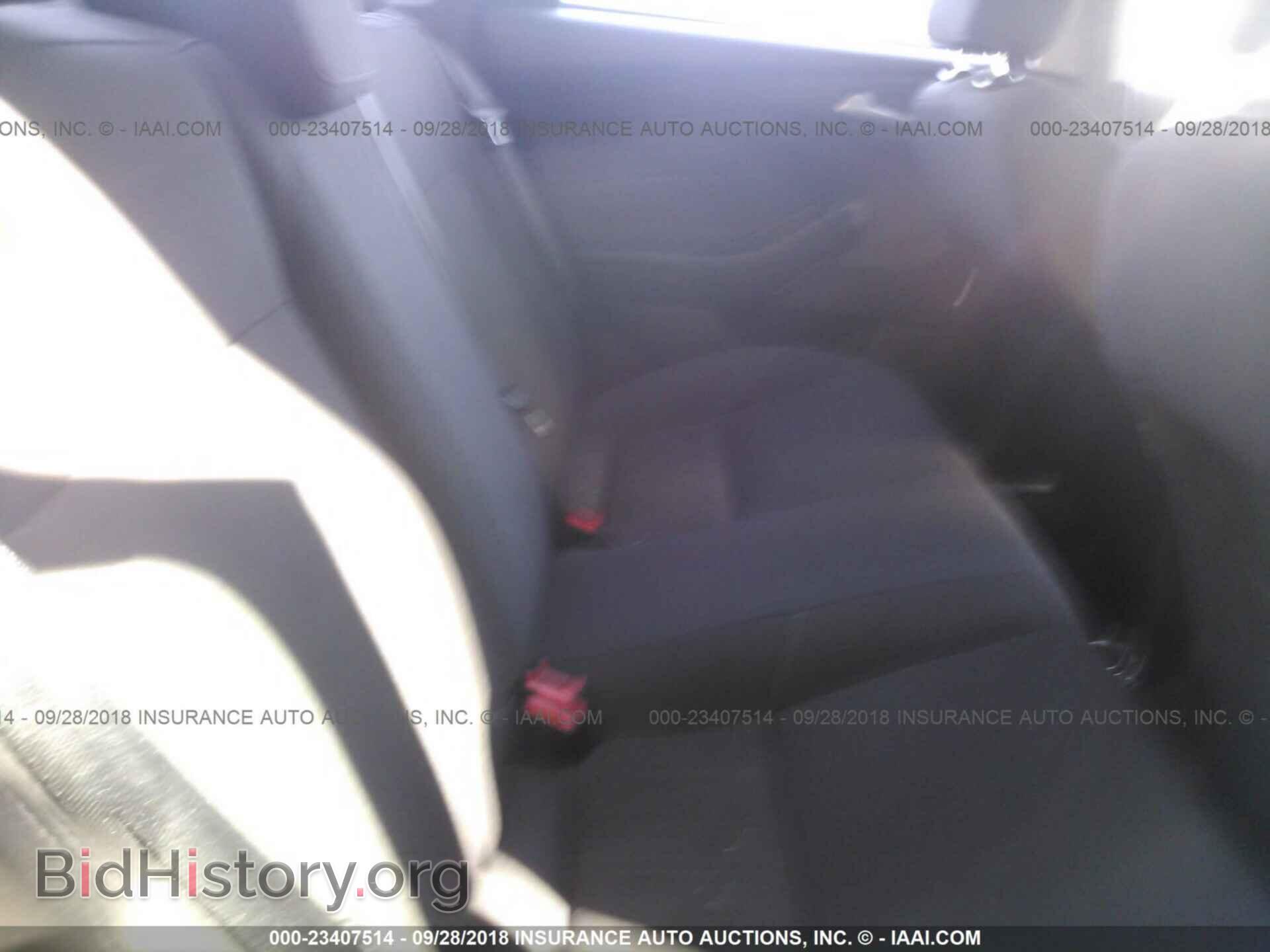 2017 Ford Focus - VIN: 1FADP3F26HL216071 - Photo 8