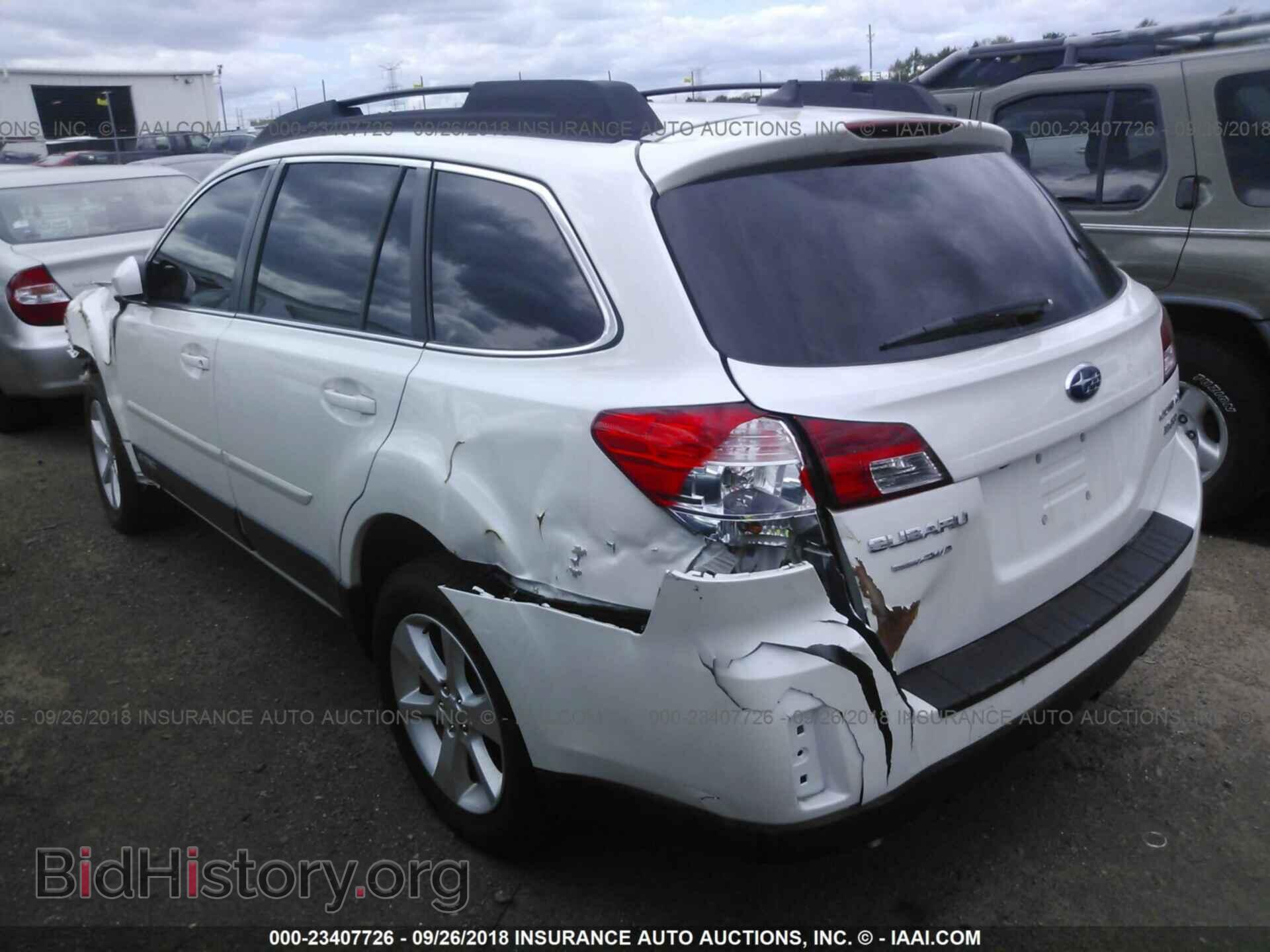 2014 Subaru Outback - VIN: 4S4BRDNCXE2297973 - Фото 3