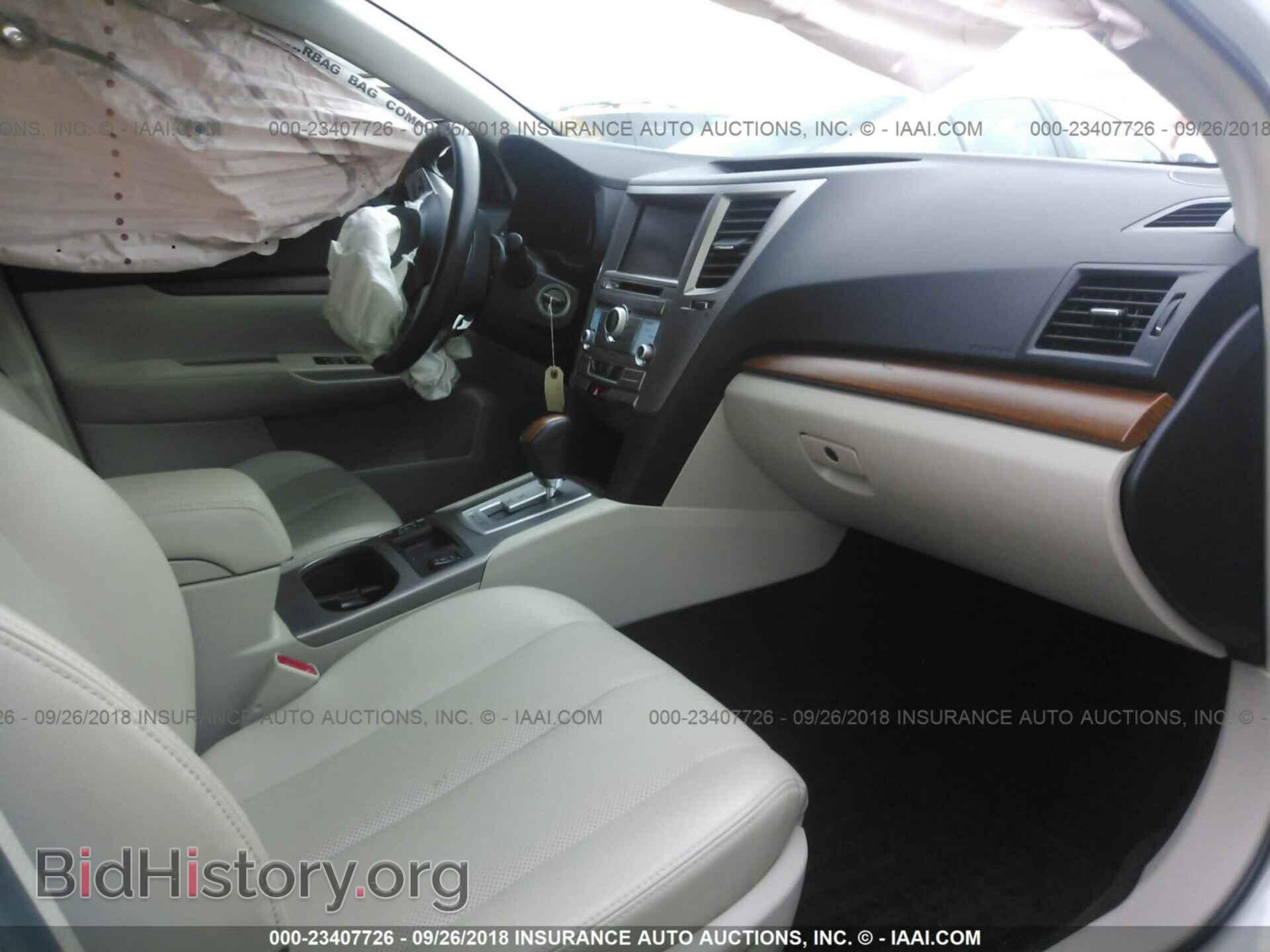 2014 Subaru Outback - VIN: 4S4BRDNCXE2297973 - Фото 5