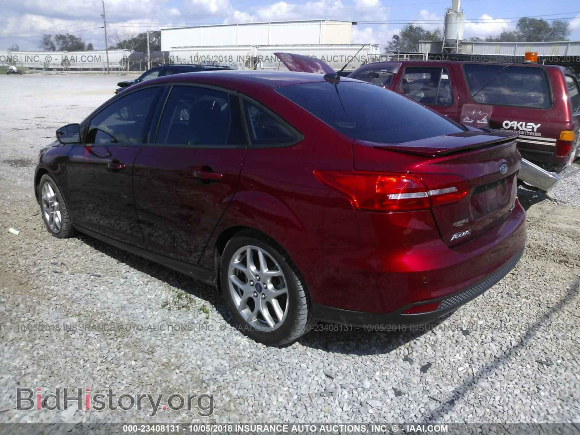 2015 Ford Focus - VIN: 1FADP3F27FL304172 - Photo 3