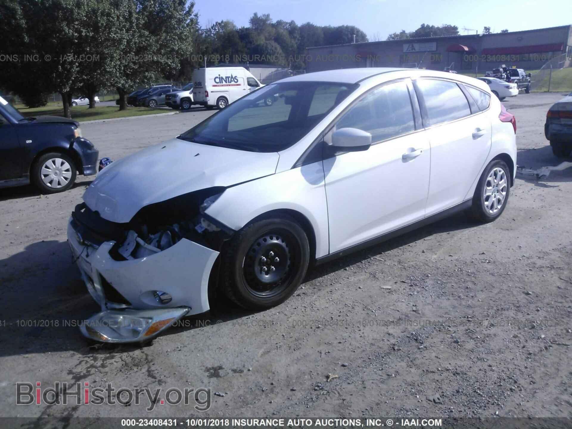 2012 Ford Focus - VIN: 1FAHP3K26CL141002 - Фото 2