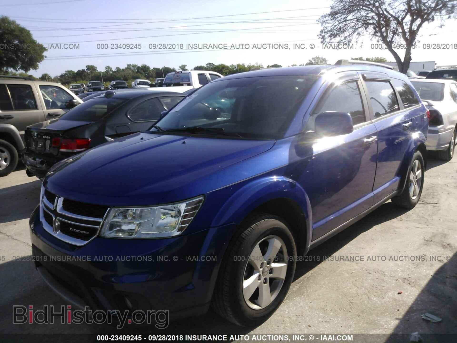 2012 Dodge Journey - VIN: 3C4PDCBG1CT218700 - Photo 2