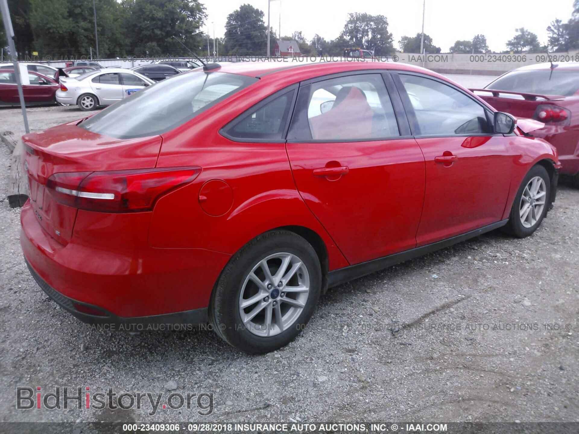 2017 Ford Focus - VIN: 1FADP3F24HL342414 - Фото 4