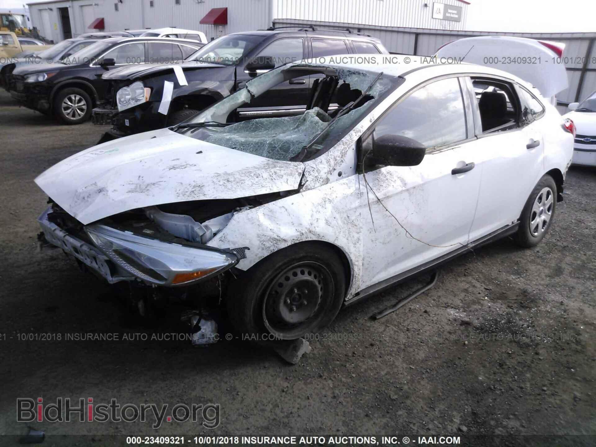 2016 Ford Focus - VIN: 1FADP3E25GL315545 - Photo 2