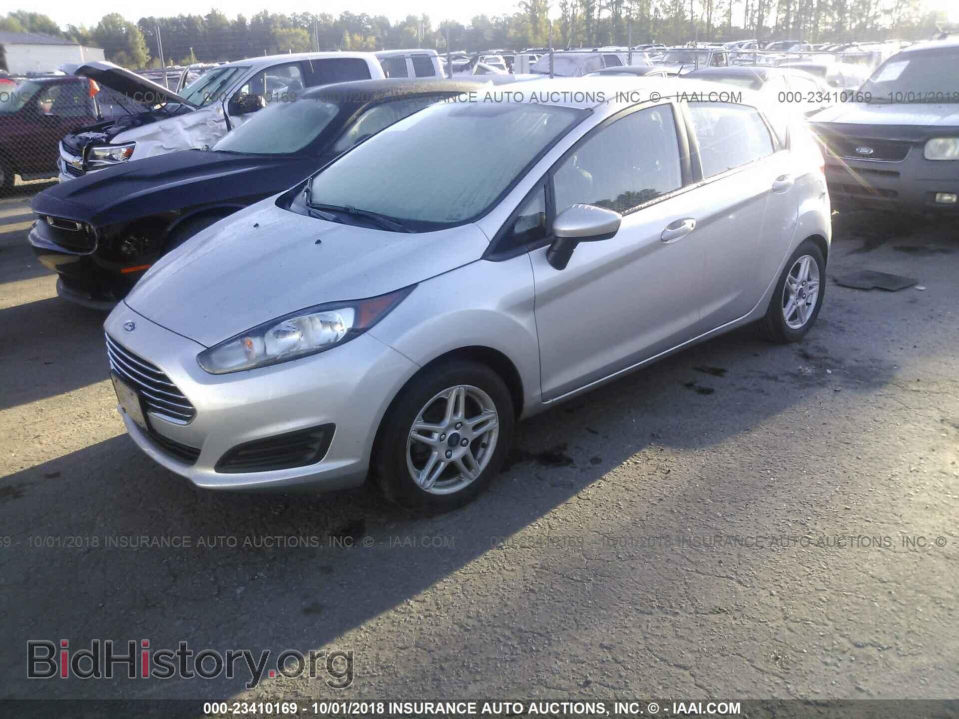 2017 Ford Fiesta - VIN: 3FADP4EJ5HM136998 - Фото 2