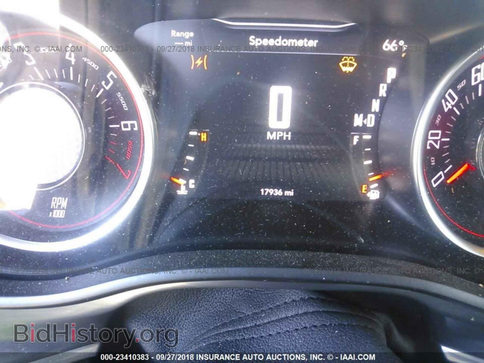 2018 Dodge Challenger - VIN: 2C3CDZAG7JH162050 - Photo 7