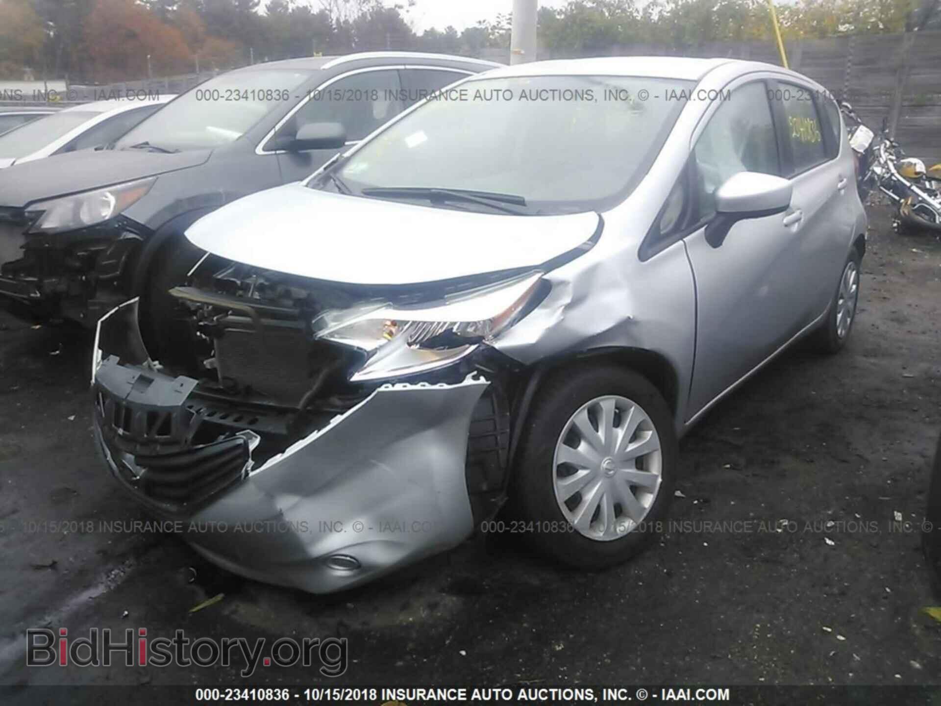 2015 Nissan Versa note - VIN: 3N1CE2CP2FL438875 - Фото 2