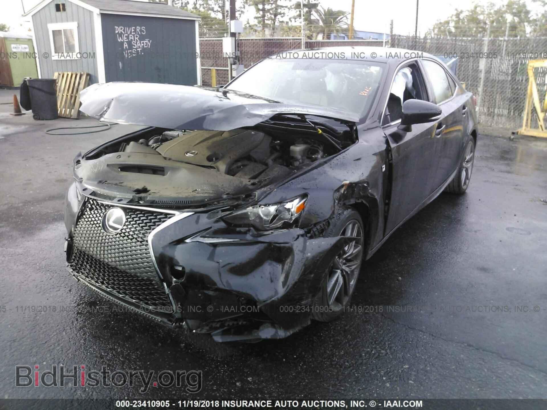 2014 Lexus Is - VIN: JTHBF1D20E5011081 - Photo 2