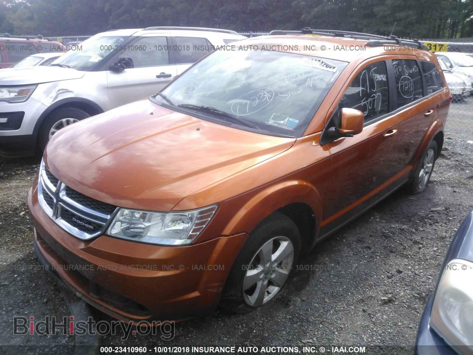 2011 Dodge Journey - VIN: 3D4PG1FG5BT526072 - Фото 2
