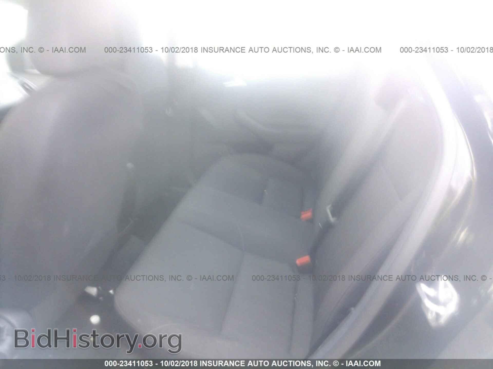 2016 Ford Focus - VIN: 1FADP3F20GL392158 - Photo 8