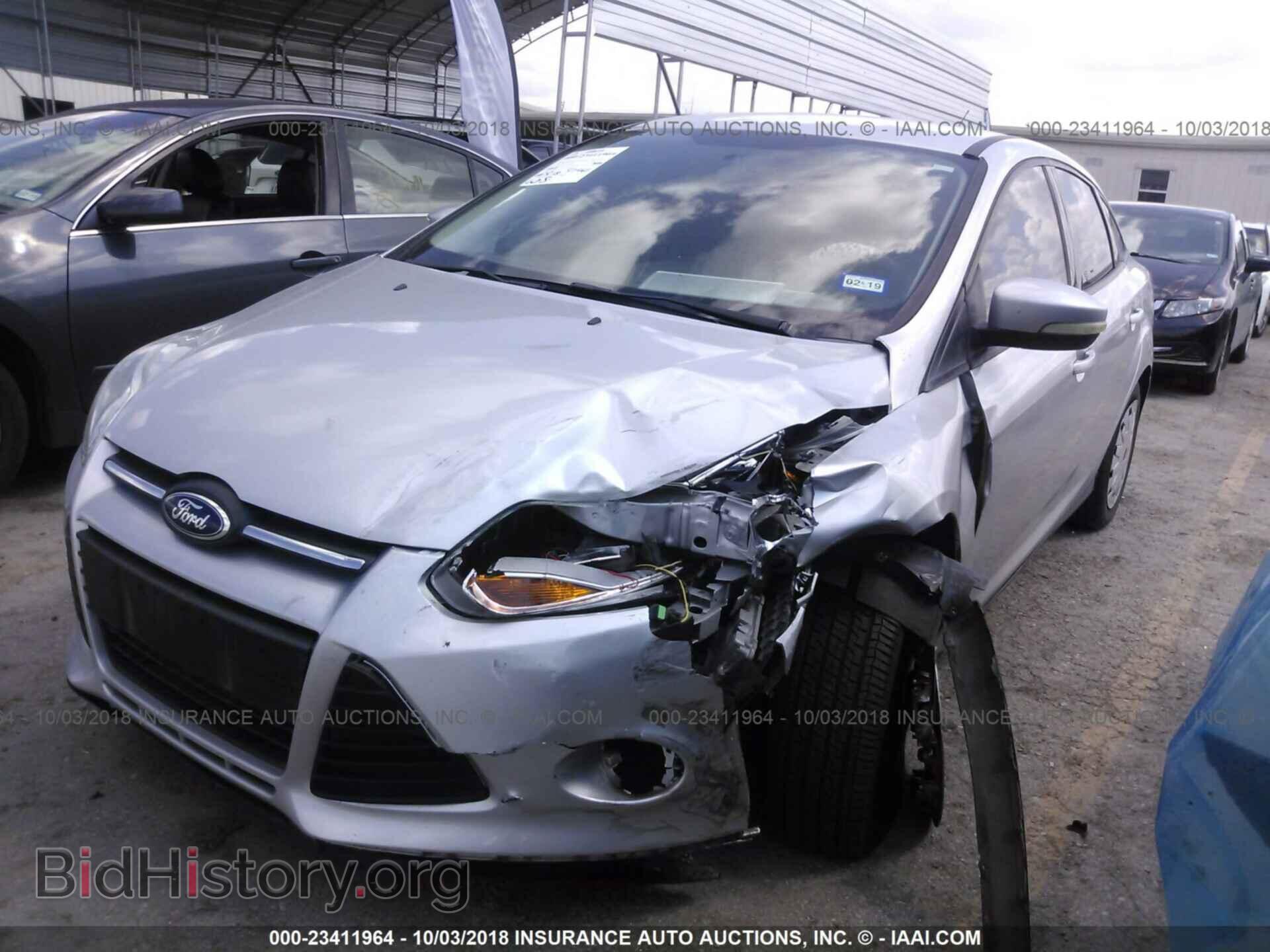2013 Ford Focus - VIN: 1FADP3F23DL144384 - Фото 2
