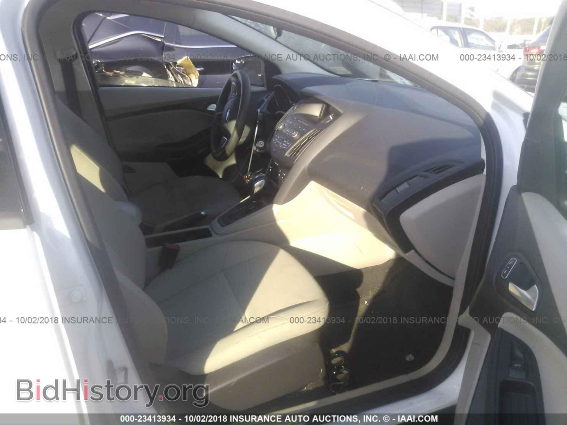 2016 Ford Focus - VIN: 1FADP3F20GL280301 - Photo 5