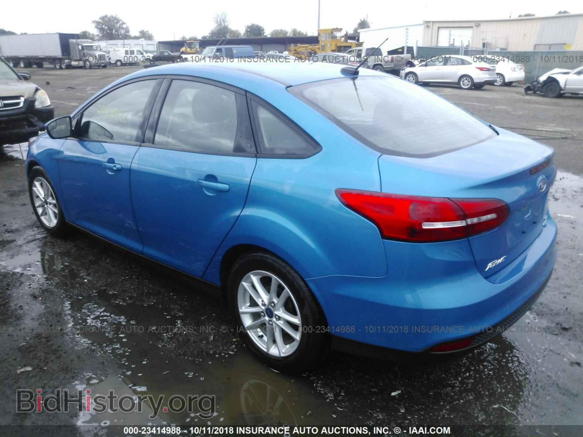 2016 Ford Focus - VIN: 1FADP3F24GL251660 - Photo 3