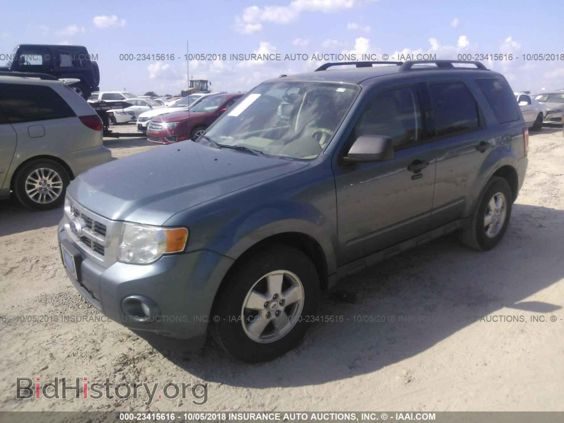 2012 Ford Escape - VIN: 1FMCU0DG8CKC13257 - Фото 2