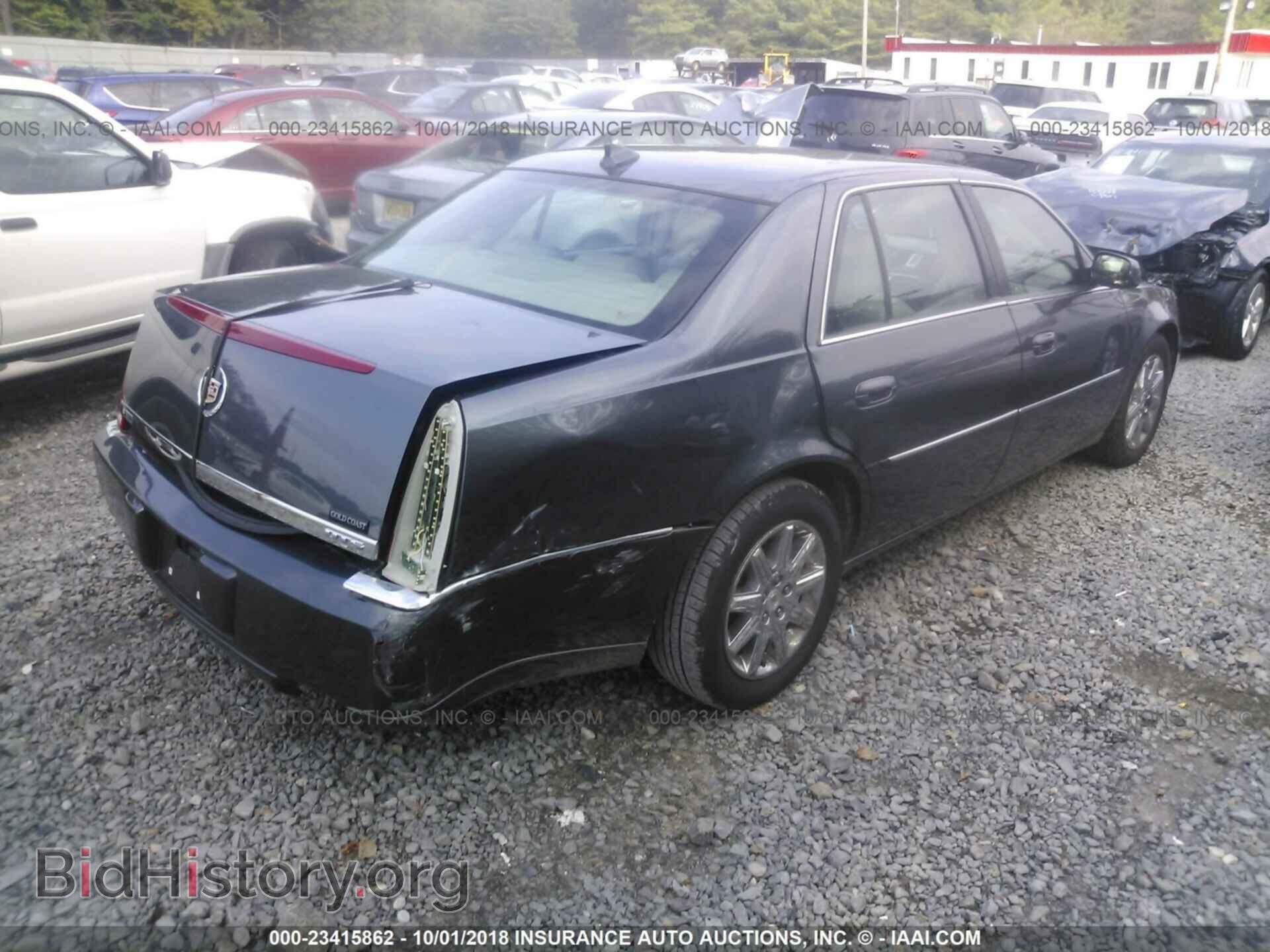 2011 Cadillac Dts - VIN: 1G6KA5E66BU120108 - Фото 4