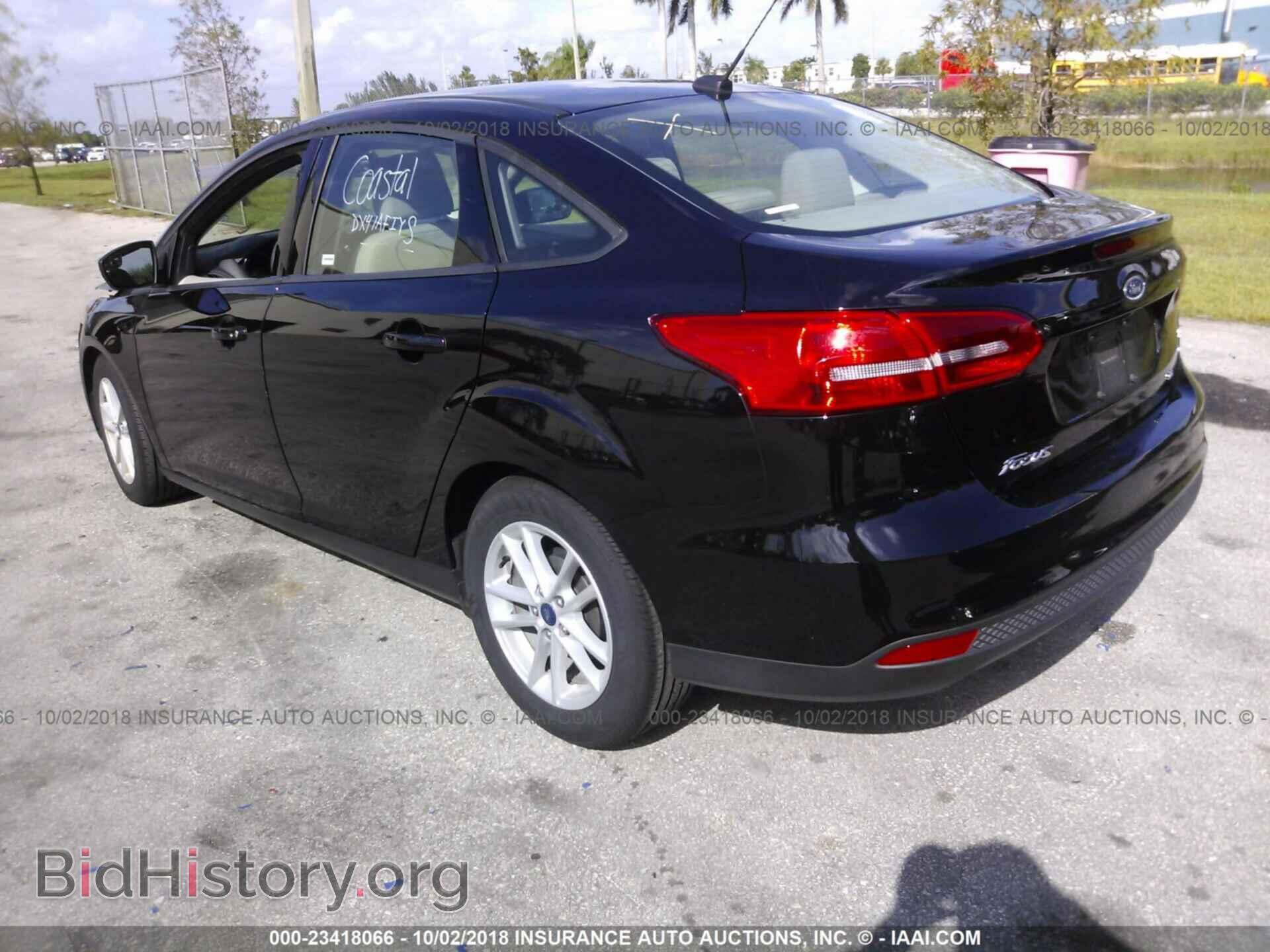 2018 Ford Focus - VIN: 1FADP3F22JL207809 - Photo 3