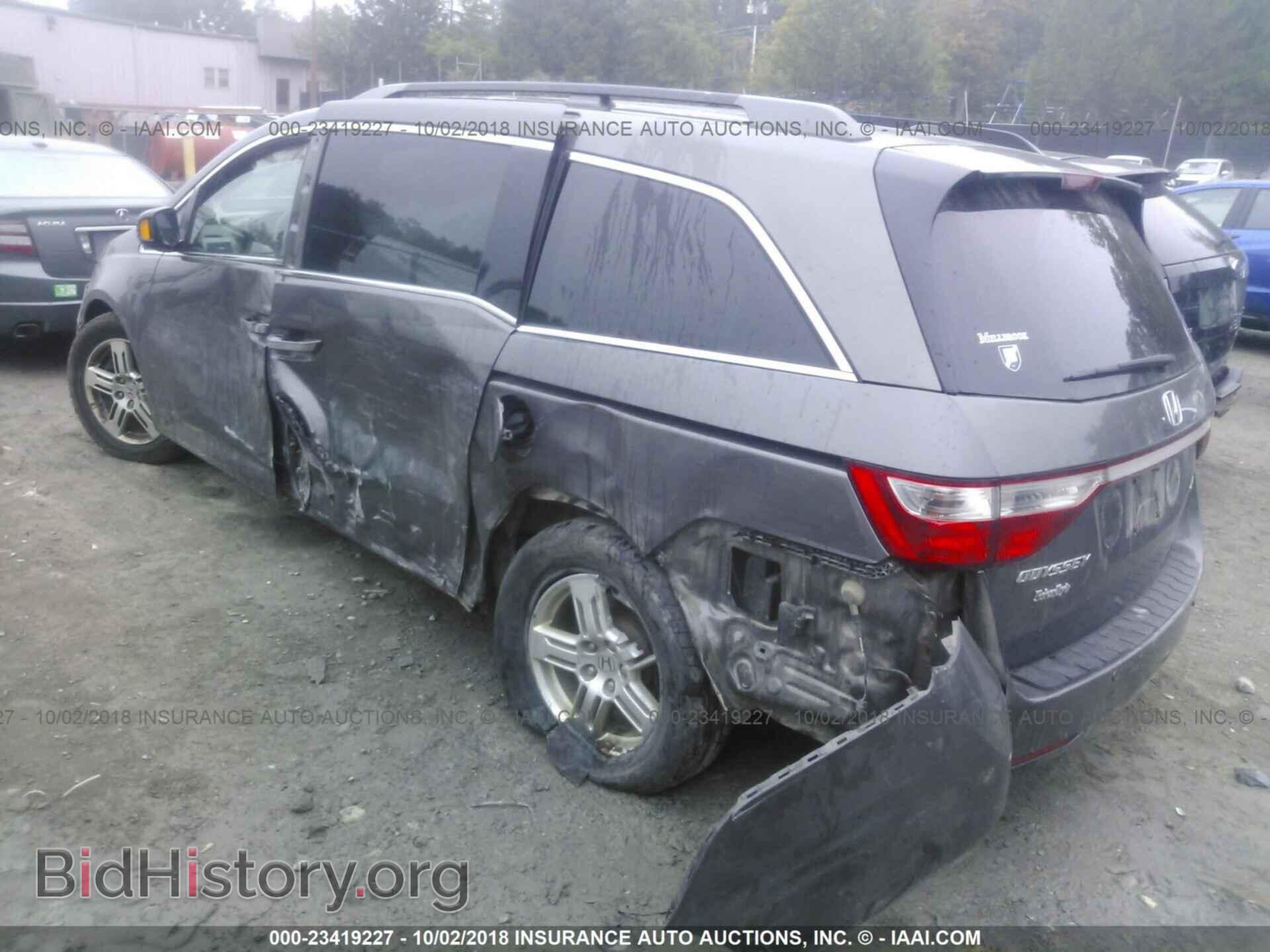 2011 Honda Odyssey - VIN: 5FNRL5H95BB024362 - Фото 3