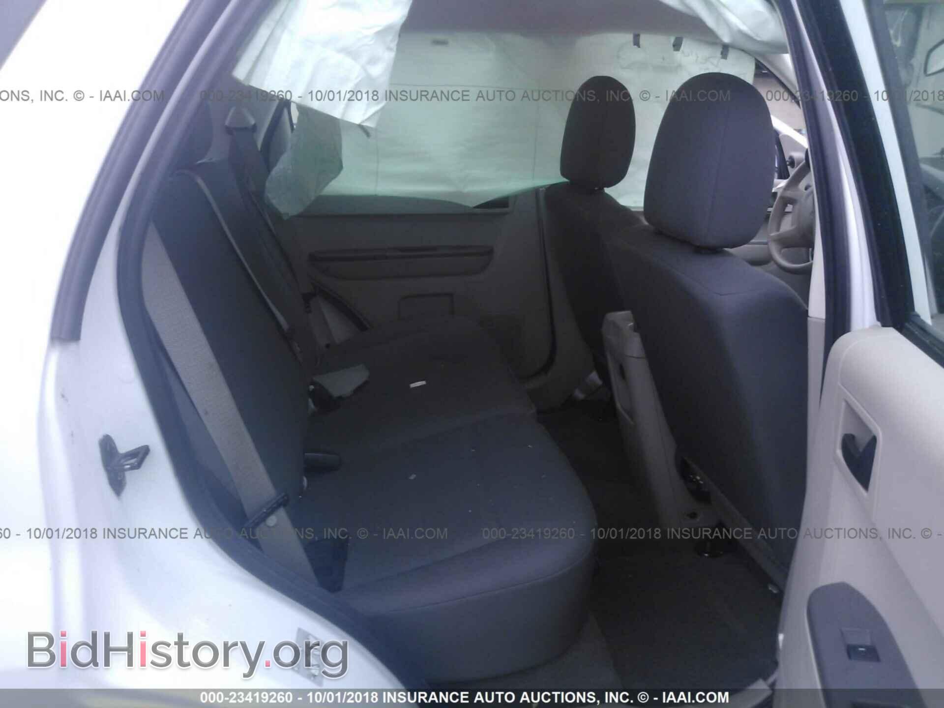 2012 Ford Escape - VIN: 1FMCU0C75CKB44528 - Photo 8