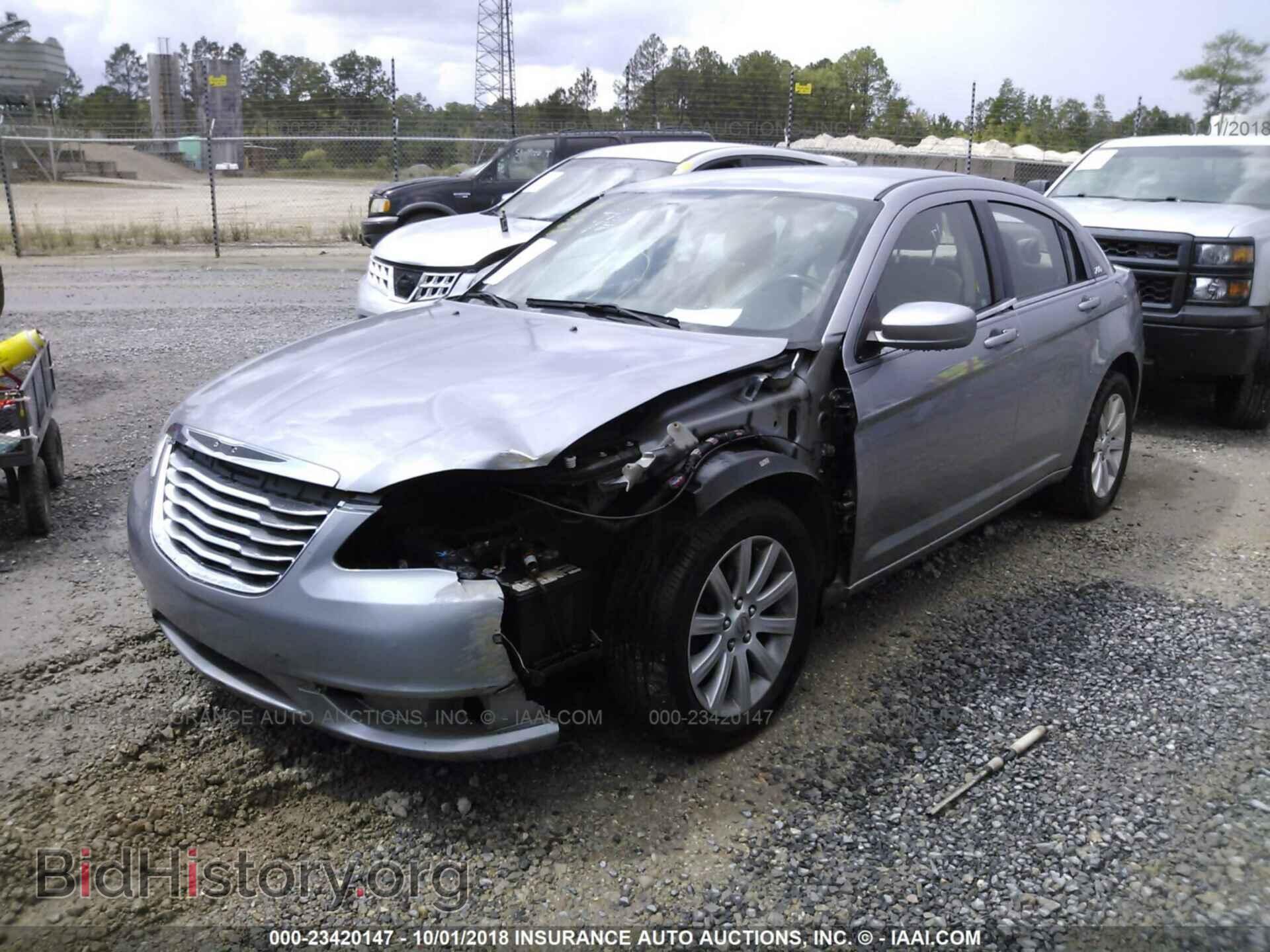 2013 Chrysler 200 - VIN: 1C3CCBBB3DN545749 - Photo 2