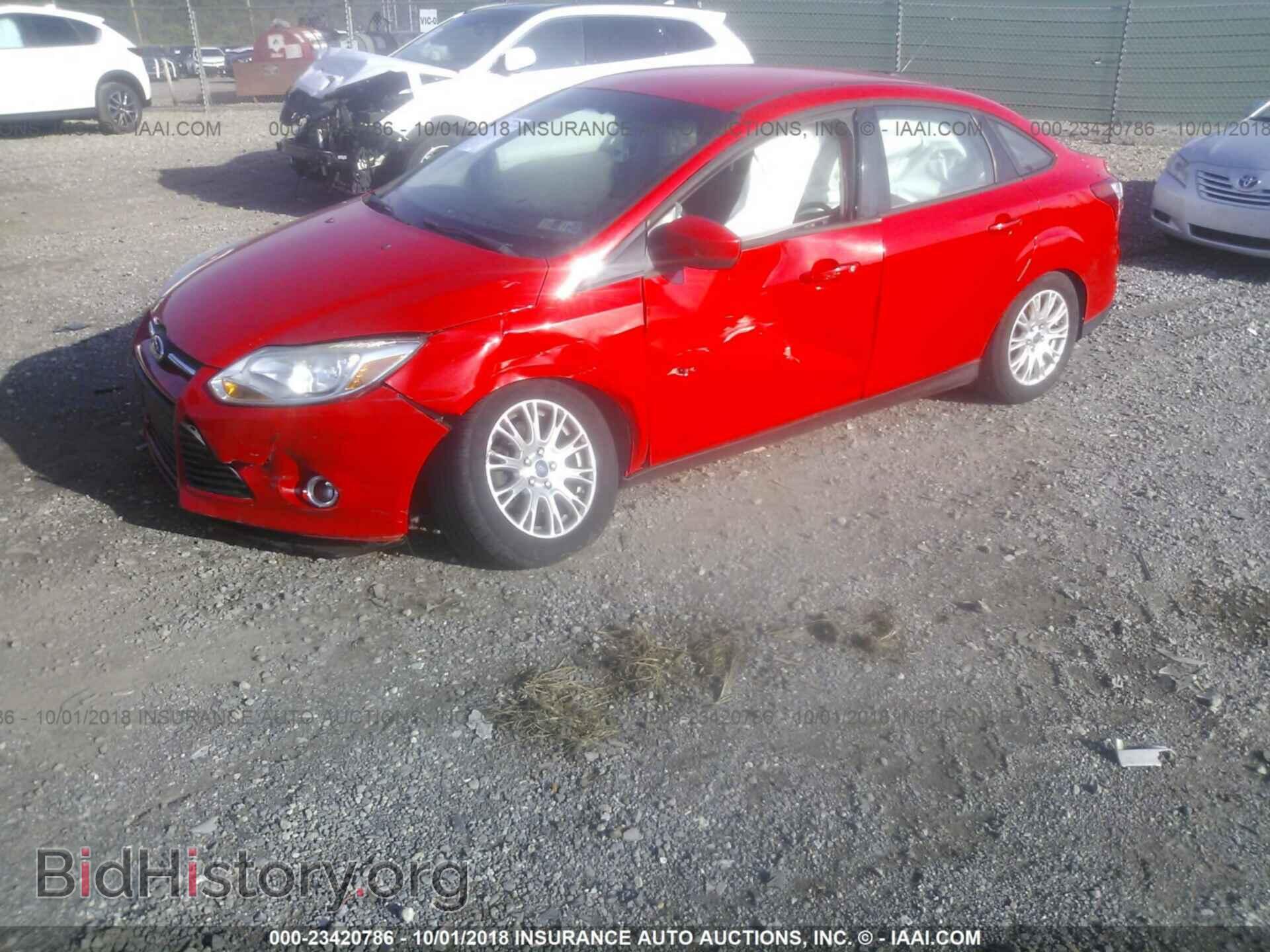 2012 Ford Focus - VIN: 1FAHP3F21CL177965 - Фото 2