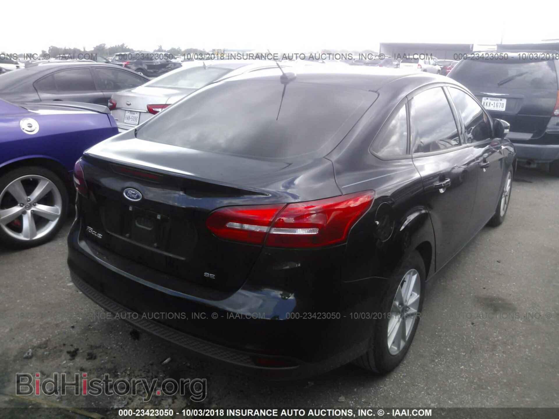 2017 Ford Focus - VIN: 1FADP3F23HL210311 - Фото 4