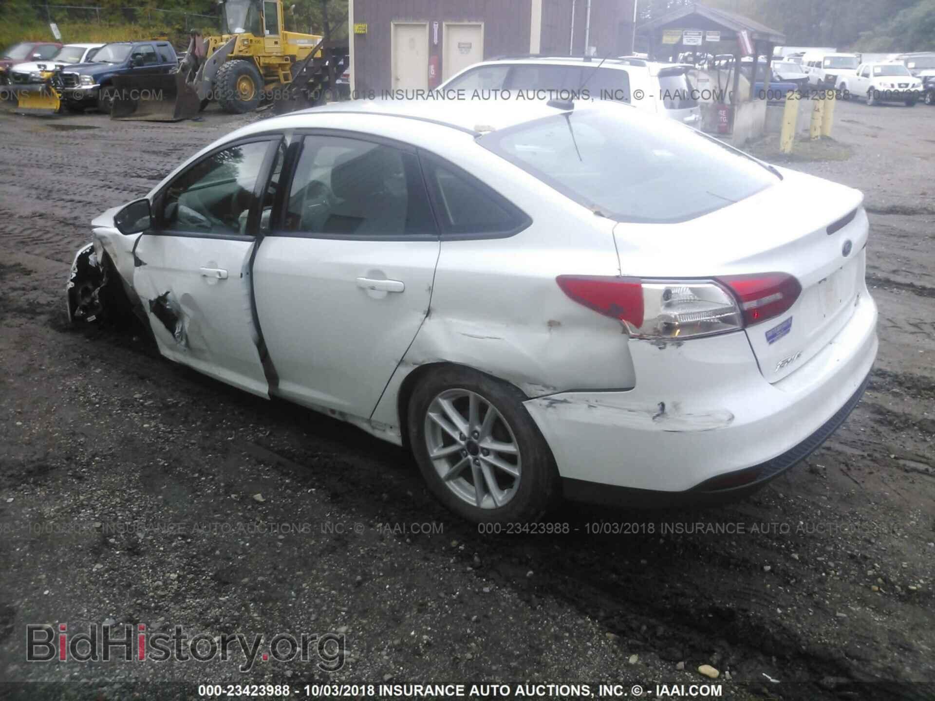2016 Ford Focus - VIN: 1FADP3F29GL348403 - Photo 3