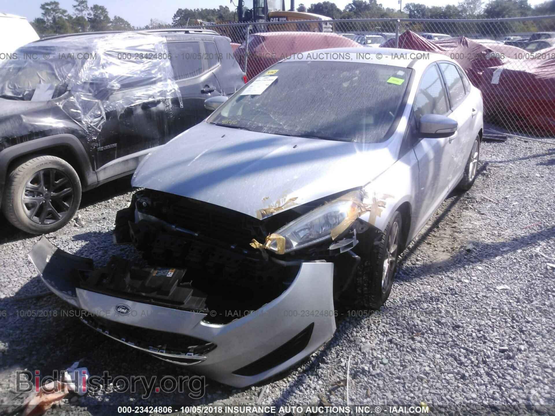2015 Ford Focus - VIN: 1FADP3F28FL243589 - Фото 2