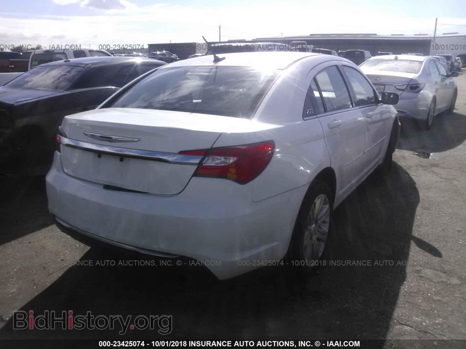 2013 Chrysler 200 - VIN: 1C3CCBBB2DN714918 - Photo 4