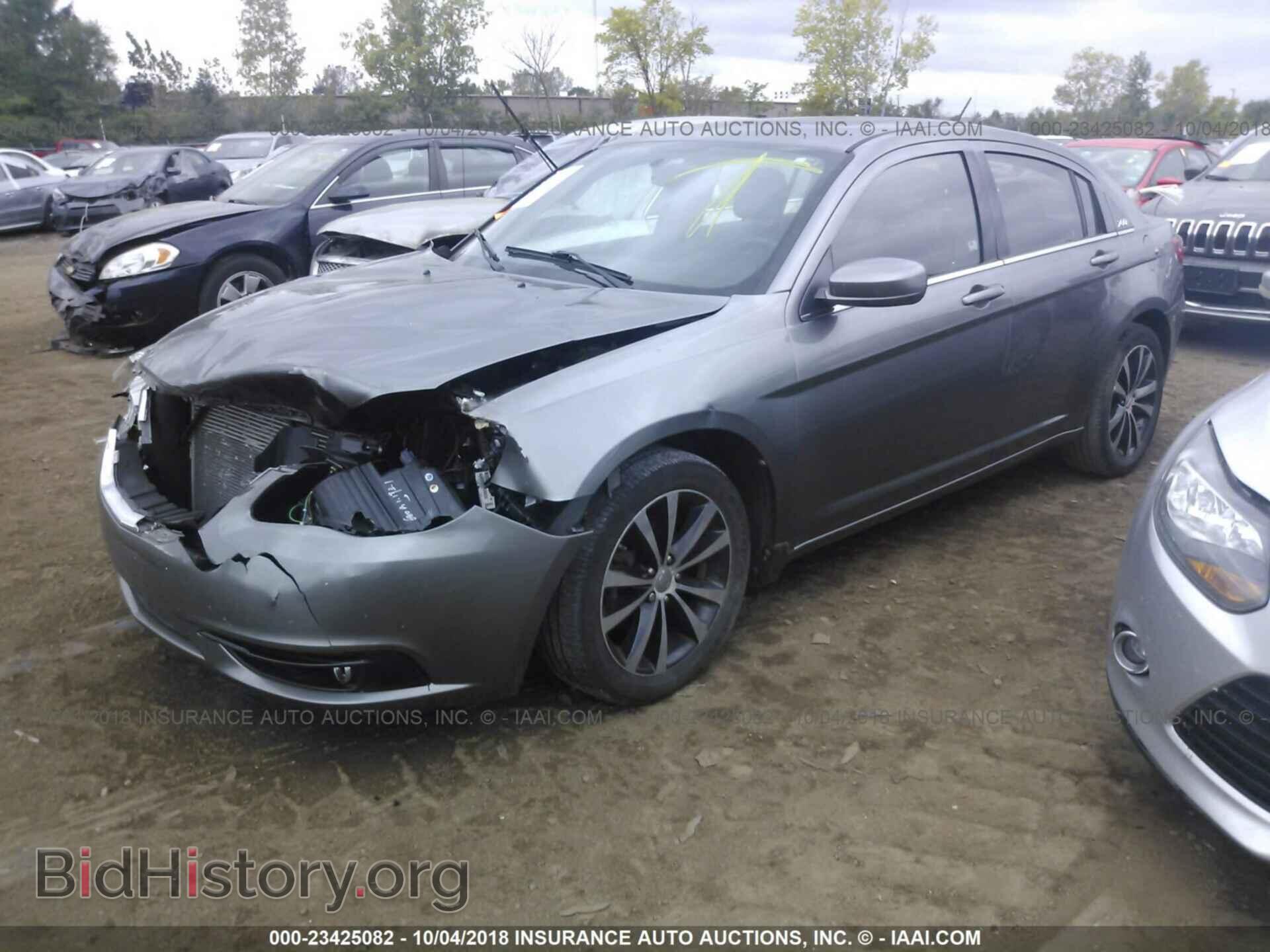 2013 Chrysler 200 - VIN: 1C3CCBCG4DN737367 - Фото 2
