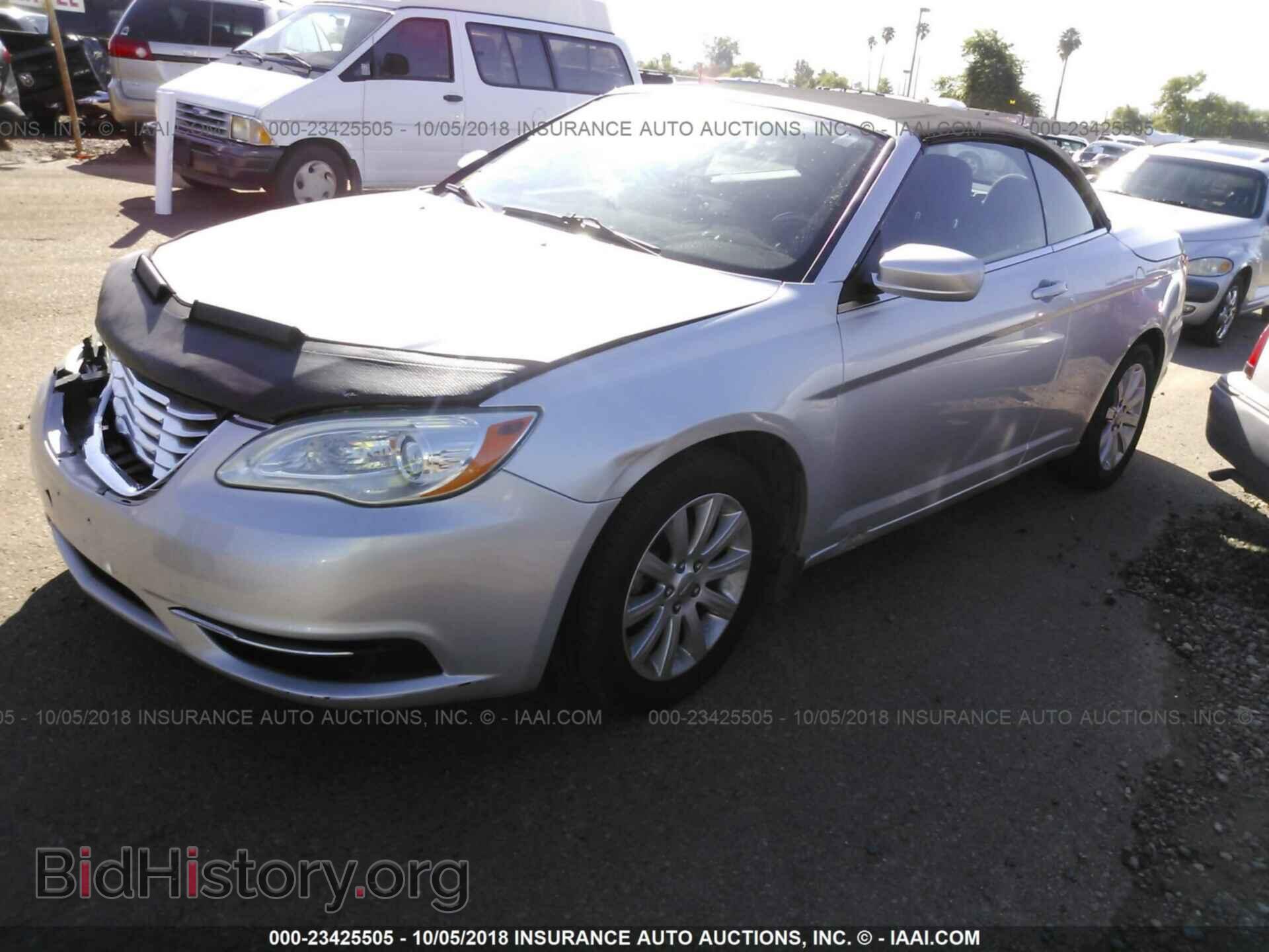 2012 Chrysler 200 - VIN: 1C3BCBEB2CN229720 - Фото 2