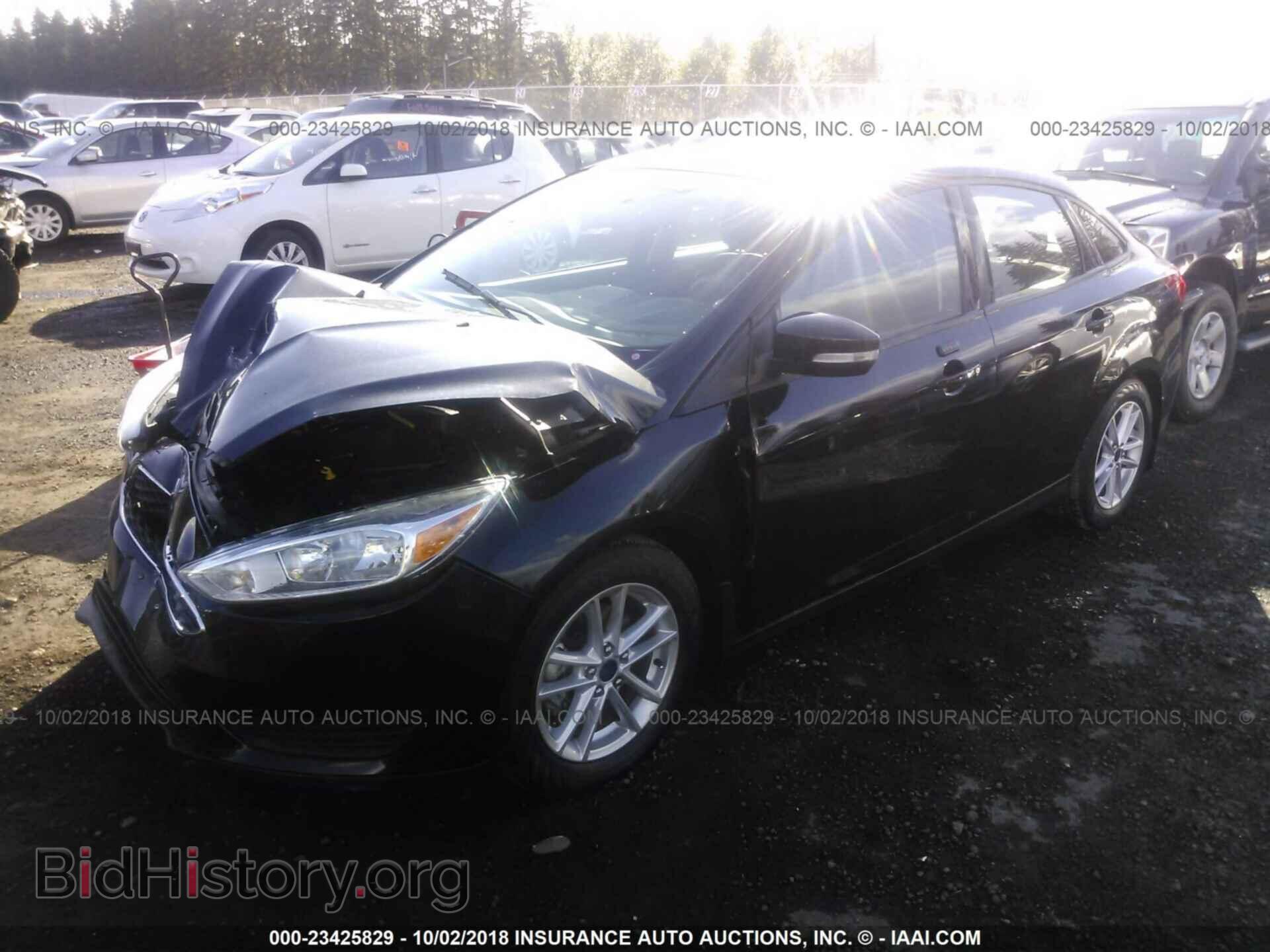 2016 Ford Focus - VIN: 1FADP3F24GL276297 - Photo 2