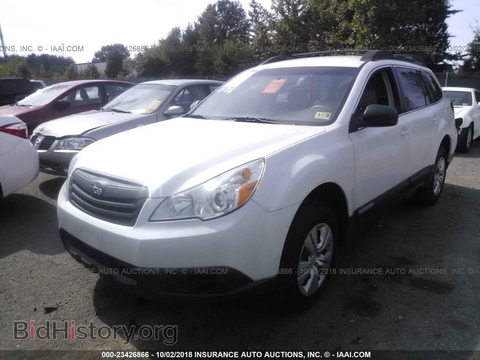 2011 Subaru Outback - VIN: 4S4BRBAC0B3426092 - Фото 2