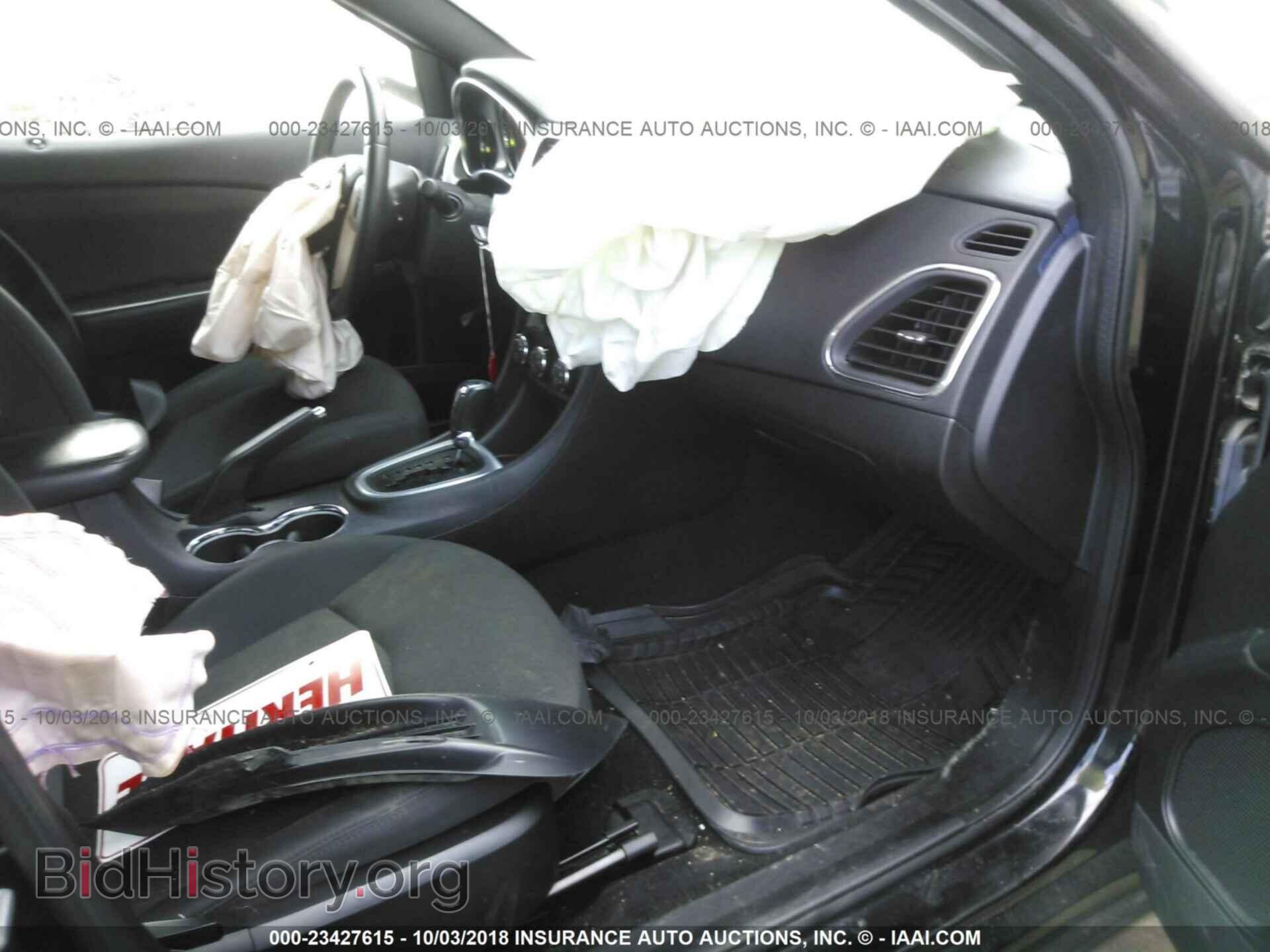 2011 Chrysler 200 - VIN: 1C3BC1FB1BN576060 - Фото 5