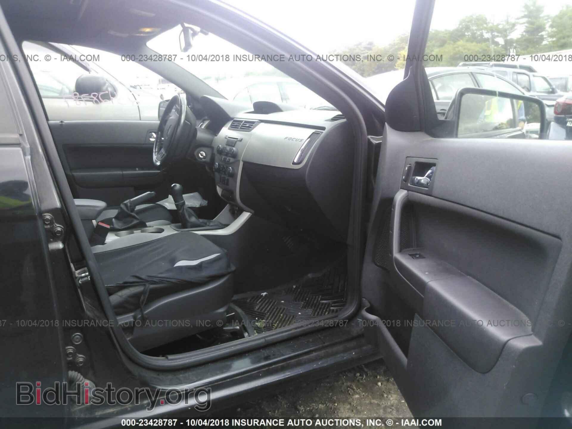 2011 Ford Focus - VIN: 1FAHP3GN6BW139427 - Фото 5