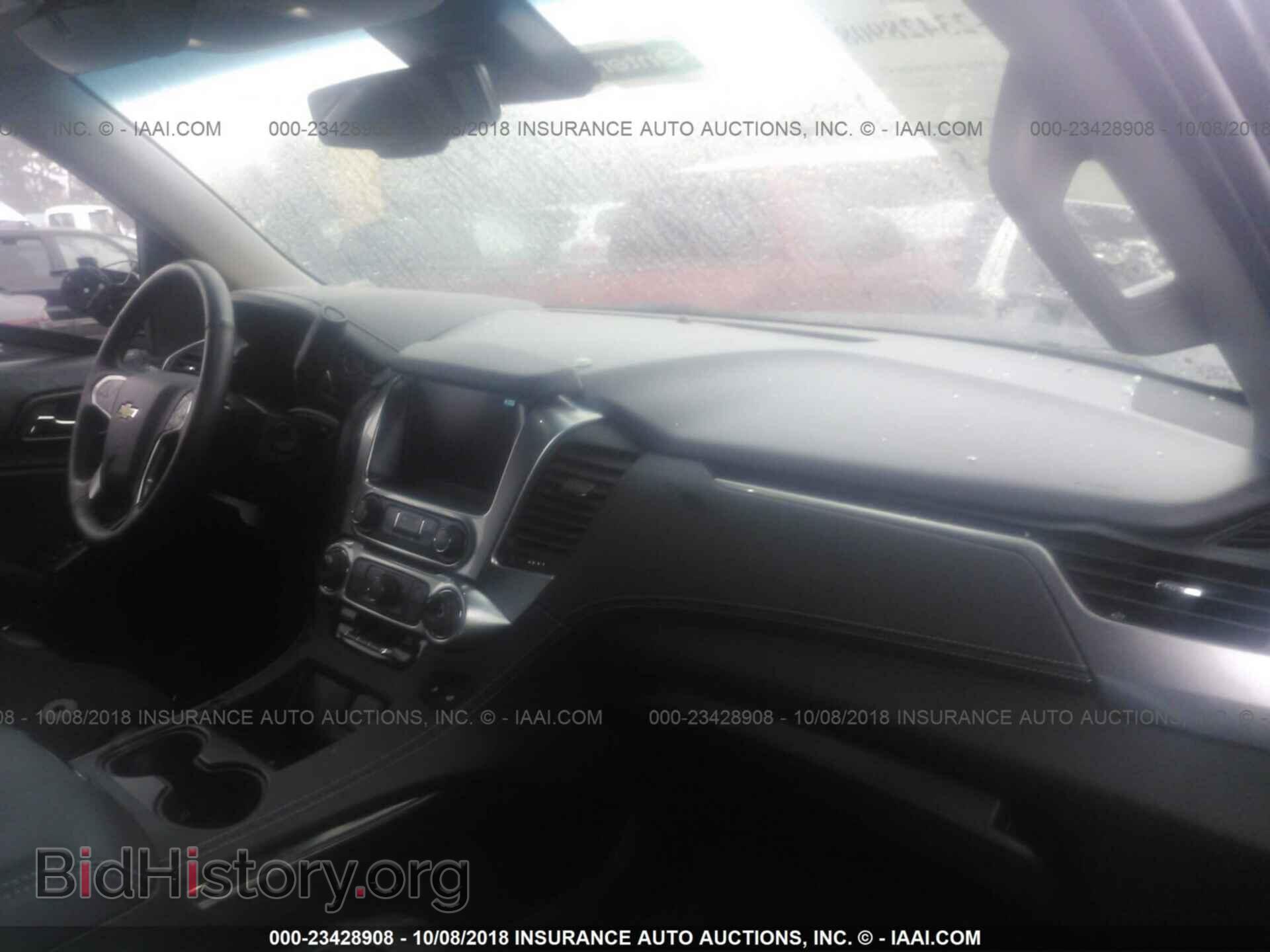 2018 Chevrolet Suburban - VIN: 1GNSKHKCXJR243473 - Фото 5